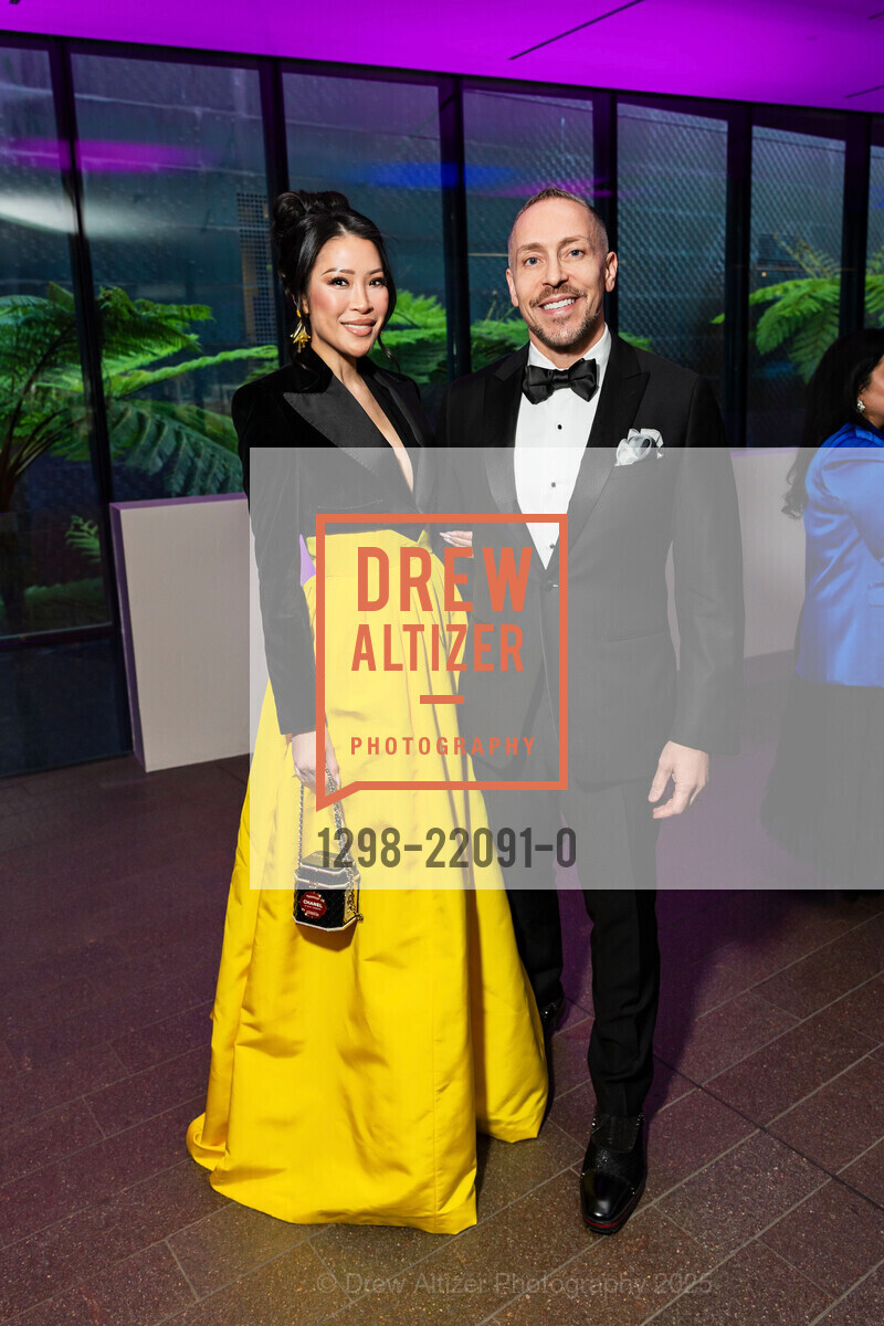 Tracy Chen, Tom Schoenherr, Fine Arts Museums of San Francisco's Annual Gala 2025, deYoung Museum. 50 Hagiwara Tea Garden Drive, April 10th, 2025, Photo #1298-22091-0 Tracy Chen, Tom Schoenherr, Photo #1298-22091-0