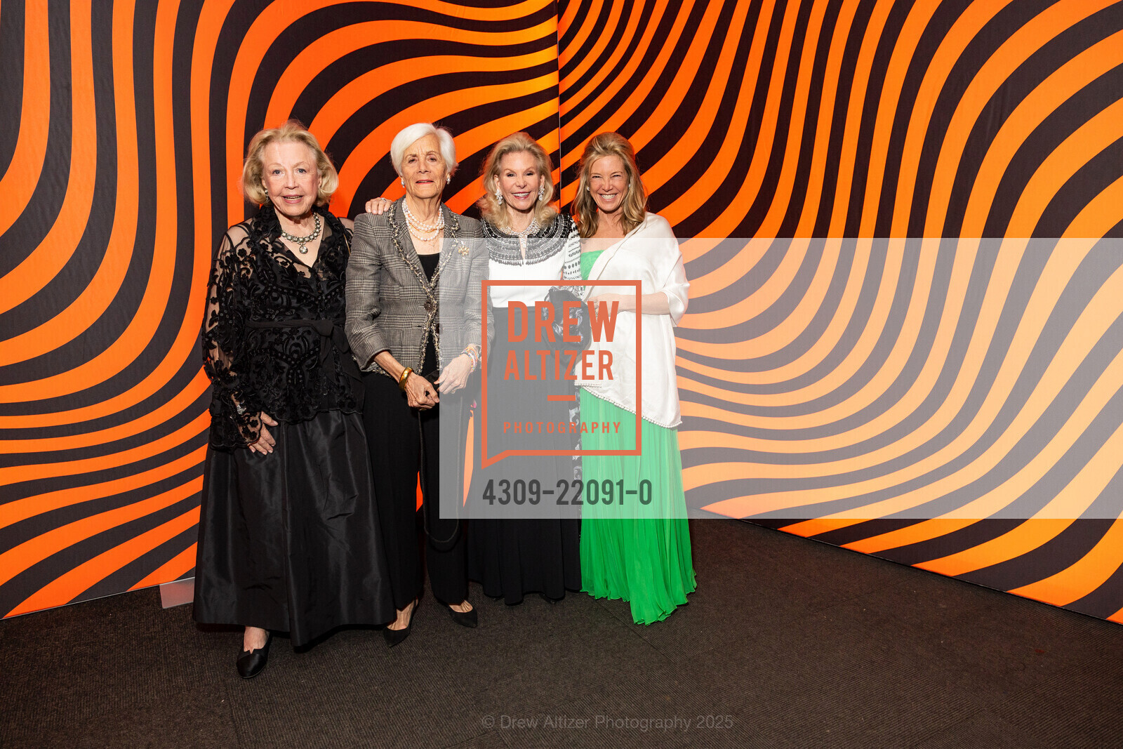 Kay Woods, Nancy Adler Montgomery, Dede Wilsey, Kathryn Lasater, Fine Arts Museums of San Francisco's Annual Gala 2025, deYoung Museum. 50 Hagiwara Tea Garden Drive, April 10th, 2025, Photo #4309-22091-0 Kay Woods, Nancy Adler Montgomery, Dede Wilsey, Kathryn Lasater, Photo #4309-22091-0