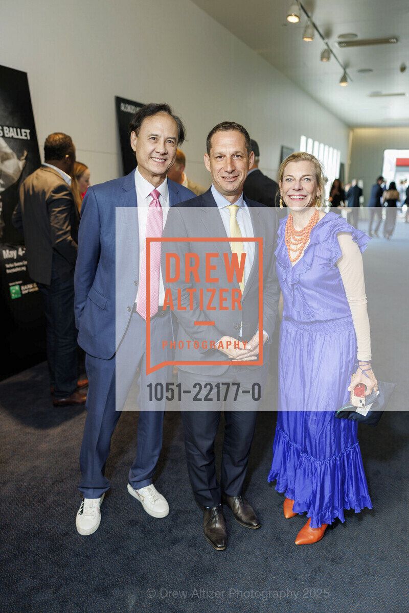 Al Wong, Daniel Lurie, Amy Ovalle, Annual Gala for the Alonzo King LINES Ballet, Blue Shield of California Theater, Yerba Buena Center for the Arts. 700 Howard Street, May 17th, 2025, Photo #1051-22177-0 Al Wong, Daniel Lurie, Amy Ovalle, Photo #1051-22177-0
