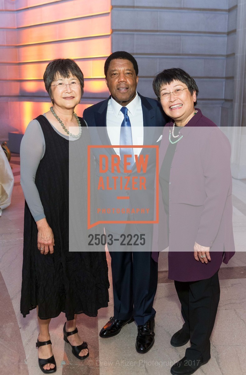 Lily Shih, Lloyd Dean, Elizabeth Shih, Dignity Health Foundation’s Humankindness Gala 2017, City Hall, May 18th, 2017, Photo #2503-2225 Lily Shih, Lloyd Dean, Elizabeth Shih, Photo #2503-2225