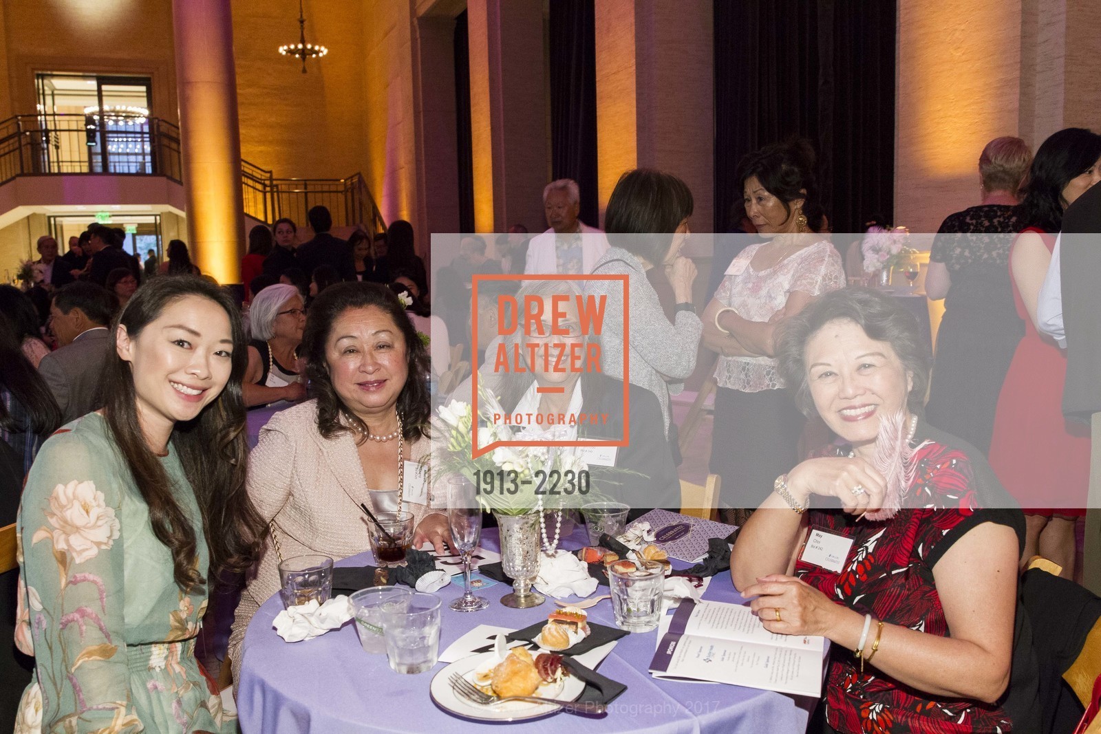 Lisa Tsang, Mildred Tsang, Evelyn Homloo, May Choi, Photo #1913-2230