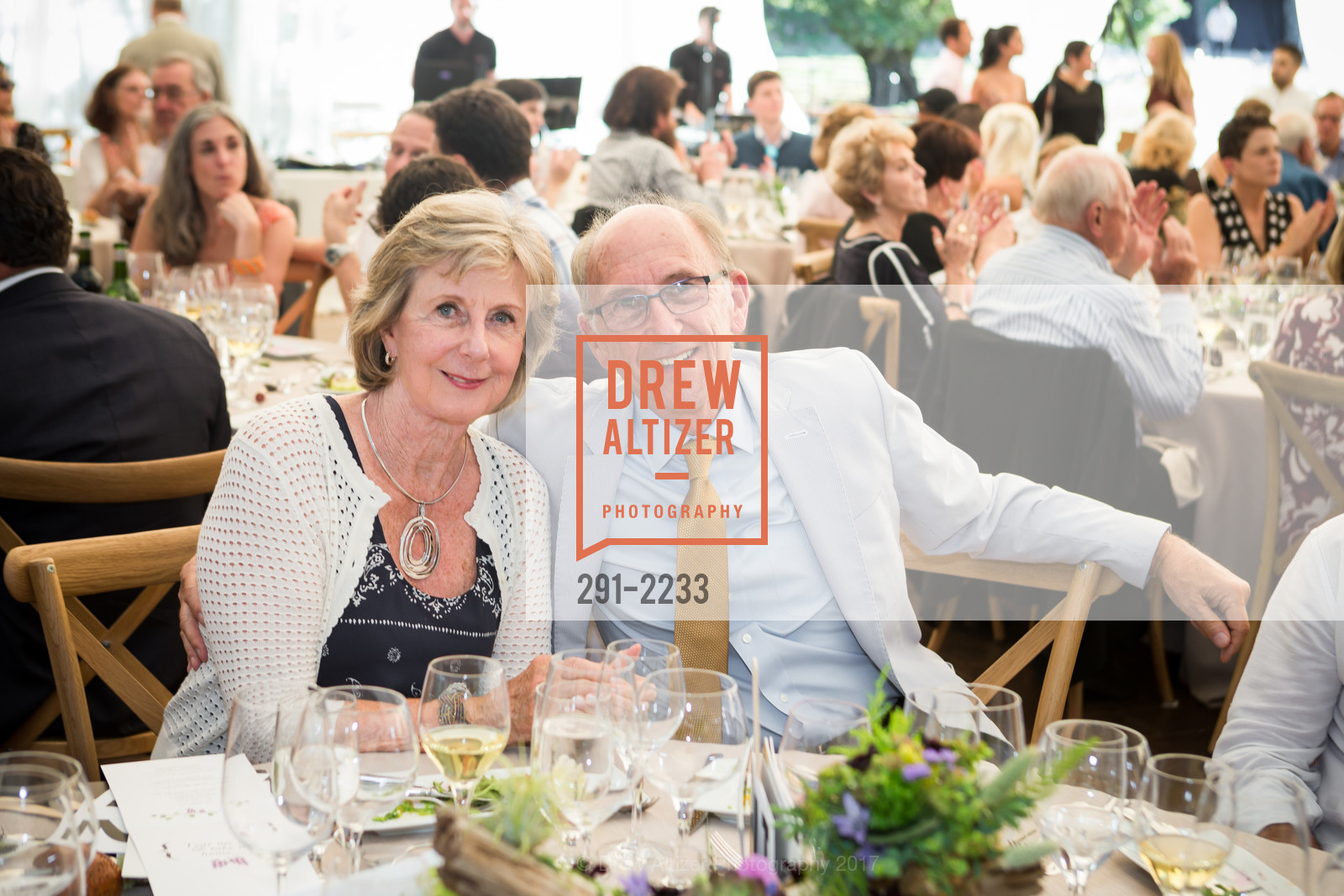 Anne Neale, David Neale, Silicon Valley Wine Auction 2017, Runnymede Farm. 980 Runnymede Rd. Woodside, California, May 20th, 2017, Photo #291-2233 Anne Neale, David Neale, Photo #291-2233