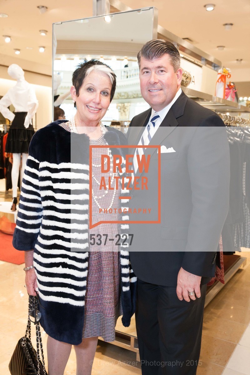 Karen Kubin, Alan Morrell, Gucci & Vogue Dinner, Neiman Marcus. Neiman Marcus, May 7th, 2015, Photo #537-227 Karen Kubin, Alan Morrell, Photo #537-227