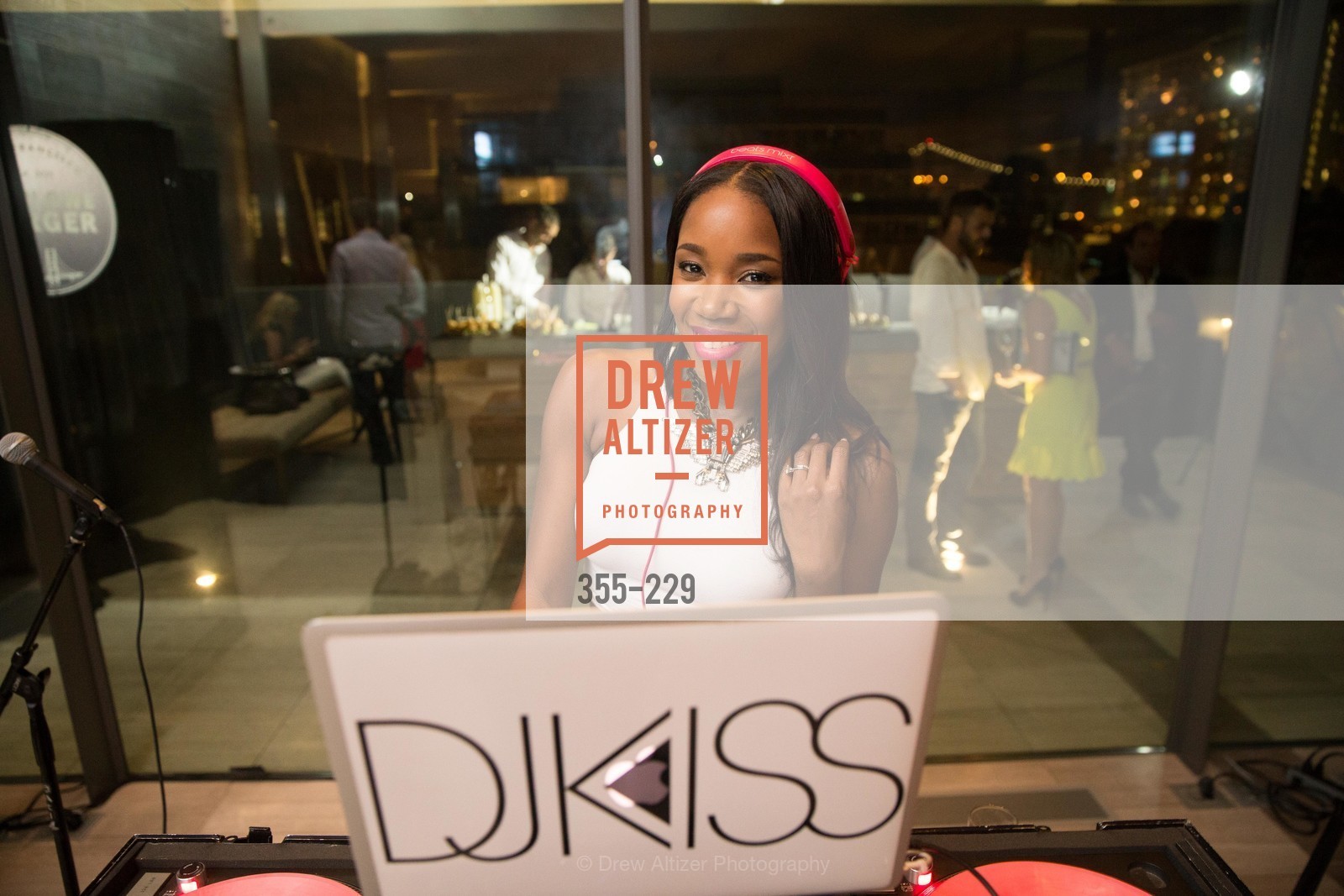 DJ Kiss, Gucci & Vogue Dinner, Battery. Battery, . 717 Battery St, Photo #355-229 DJ Kiss, Photo #355-229