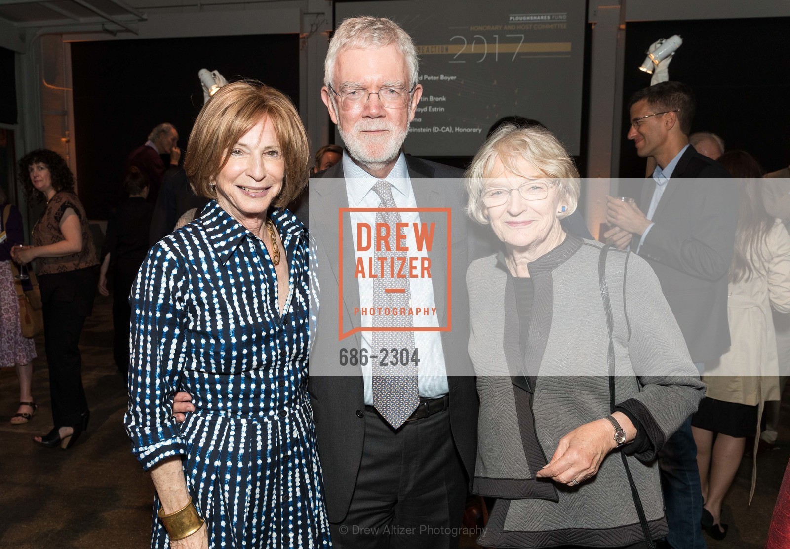 Mary Estrin, David Holloway, Arlene Holloway, Photo #686-2304