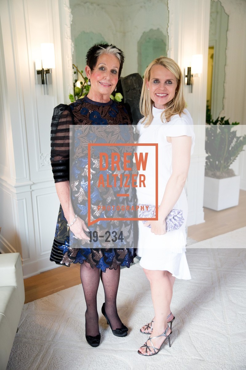 Karen Kubin, Jane Mudge, Gucci & Vogue Dinner, Private Residence. Private Residence, August 19th, 2015, Photo #19-234 Karen Kubin, Jane Mudge, Photo #19-234