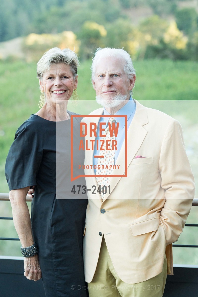 Deborah Harlan, Bill Harlan, Festival Napa Valley 2017 Founders Dinner at Promontory, Promontory. 1601 Oakville Grade, July 13th, 2017, Photo #473-2401 Deborah Harlan, Bill Harlan, Photo #473-2401