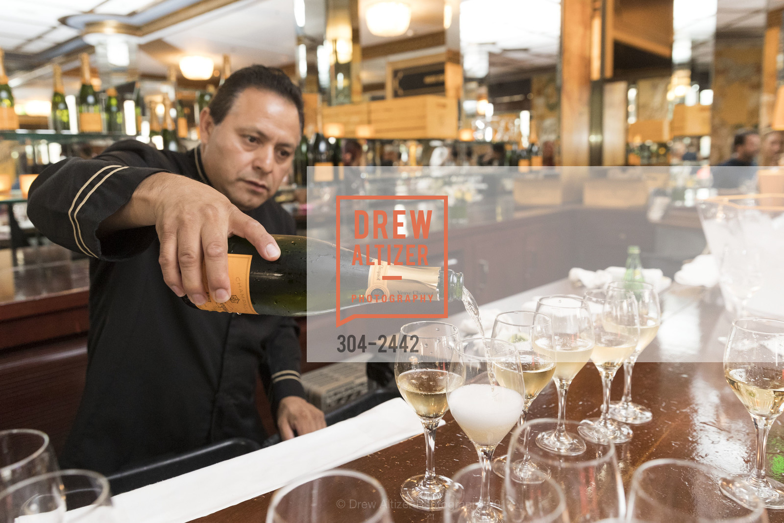 Atmosphere, Bohemian Bubbles – A Summer of Love Garden Party presented by Veuve Clicquot and Fairmont San Francisco 2017, Fairmont Hotel, August 3rd, 2017, Photo #304-2442 Atmosphere, Photo #304-2442