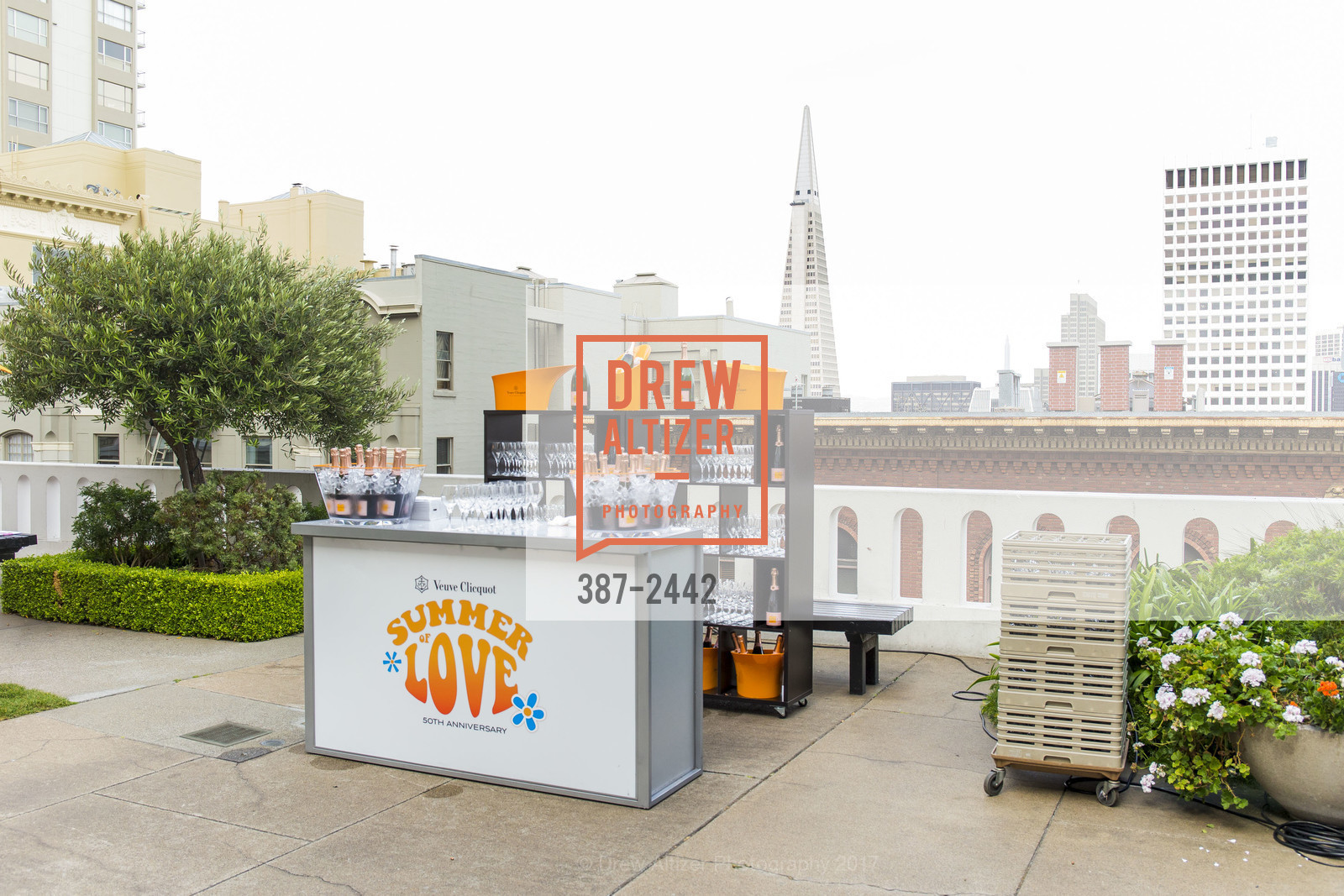 Atmosphere, Bohemian Bubbles – A Summer of Love Garden Party presented by Veuve Clicquot and Fairmont San Francisco 2017, Fairmont Hotel, August 3rd, 2017, Photo #387-2442 Atmosphere, Photo #387-2442