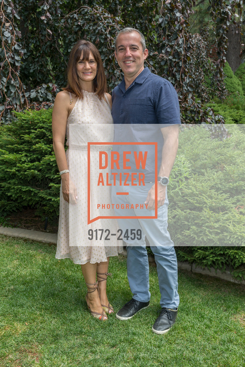 Elis Beall, Matt Beall, Saks Fifth Avenue & The League to Save Lake Tahoe Present Oscar de la Renta at Lake Tahoe 2017, The Schumacher Family Home, August 5th, 2017, Photo #9172-2459 Elis Beall, Matt Beall, Photo #9172-2459