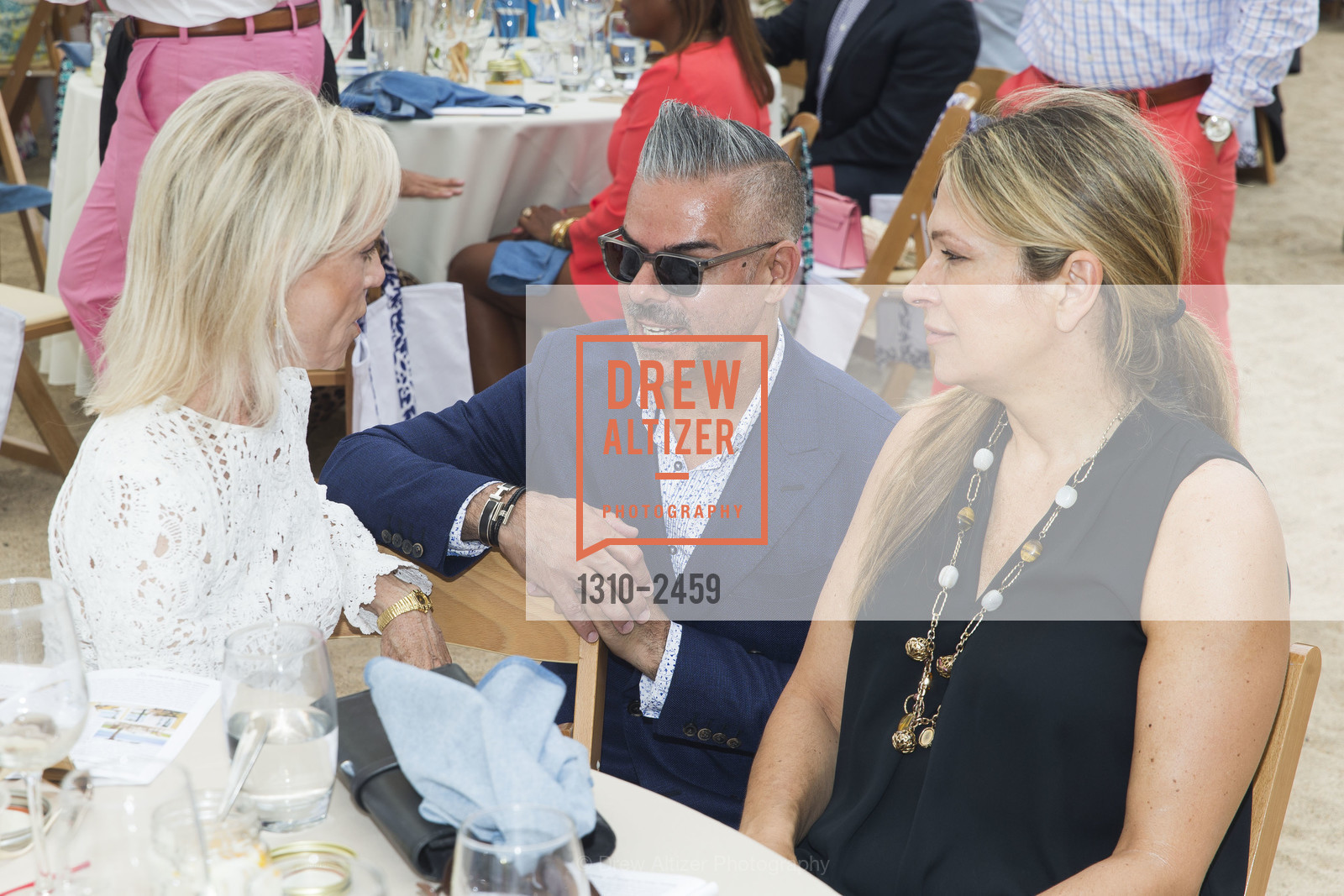 Barbara Brown, Ron Barajas, Carolyne Zinko, Saks Fifth Avenue & The League to Save Lake Tahoe Present Oscar de la Renta at Lake Tahoe 2017, The Schumacher Family Home, Photo #1310-2459 Barbara Brown, Ron Barajas, Carolyne Zinko, Photo #1310-2459