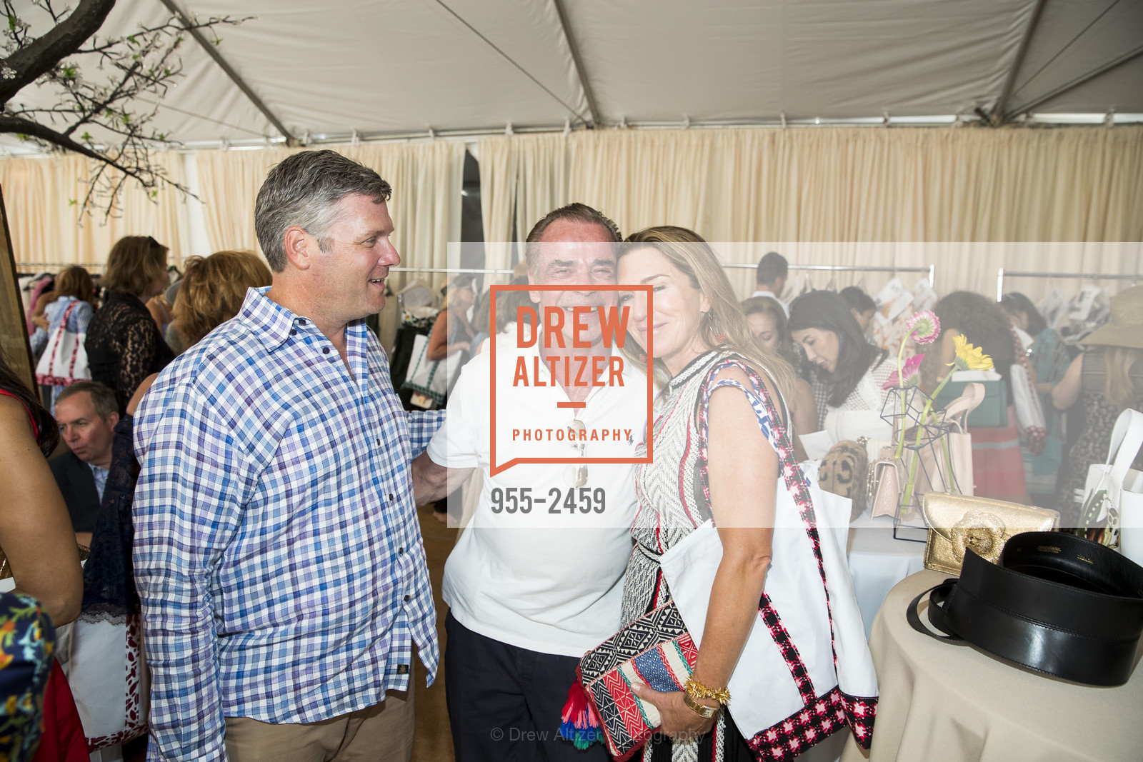 Jay Hickingbotham, Boaz Mazor, Jessica Hickingbotham, Saks Fifth Avenue & The League to Save Lake Tahoe Present Oscar de la Renta at Lake Tahoe 2017, The Schumacher Family Home, Photo #955-2459 Jay Hickingbotham, Boaz Mazor, Jessica Hickingbotham, Photo #955-2459