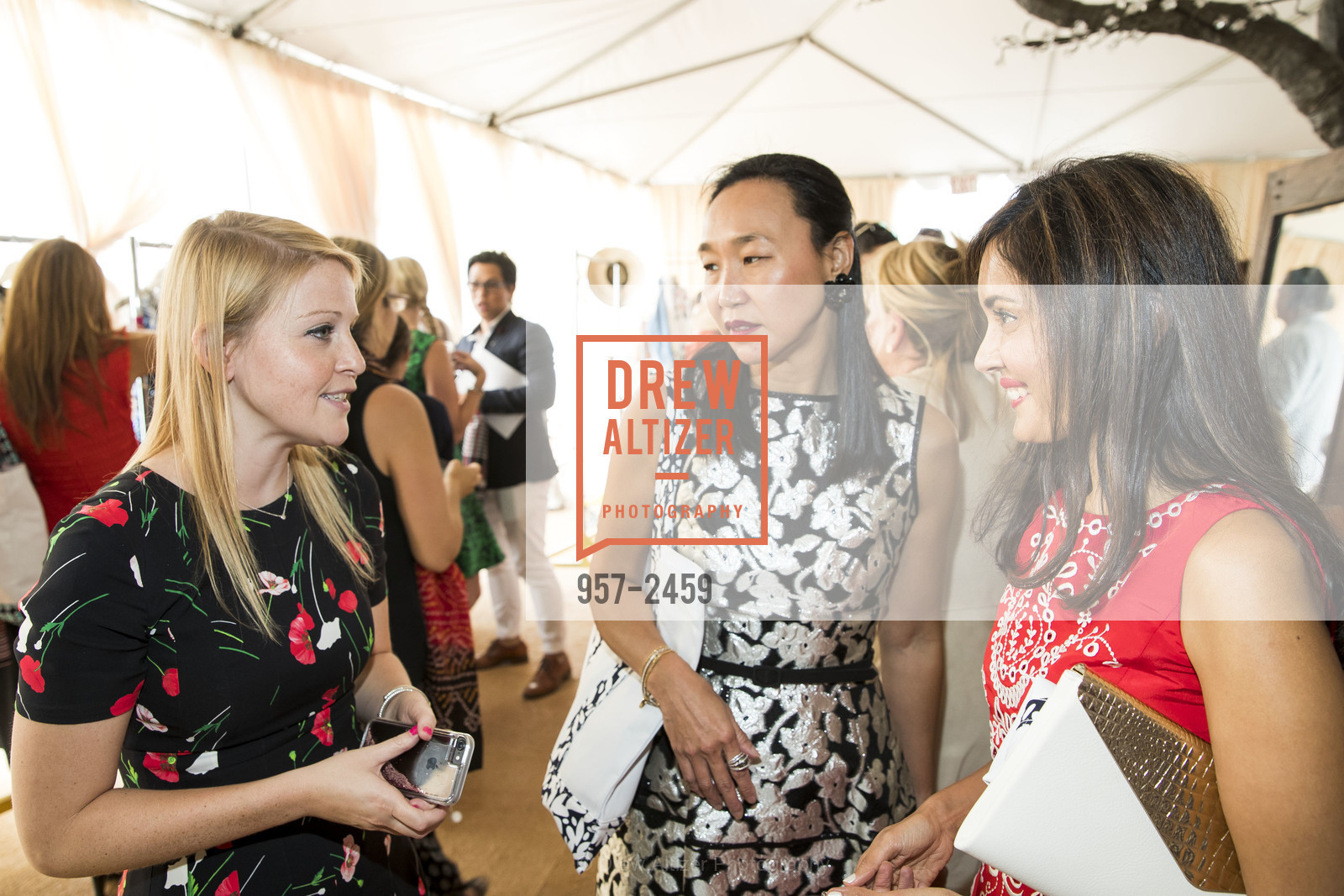 Ashley Cox, Carolyn Chang, Komal Shah, Saks Fifth Avenue & The League to Save Lake Tahoe Present Oscar de la Renta at Lake Tahoe 2017, The Schumacher Family Home, Photo #957-2459 Ashley Cox, Carolyn Chang, Komal Shah, Photo #957-2459