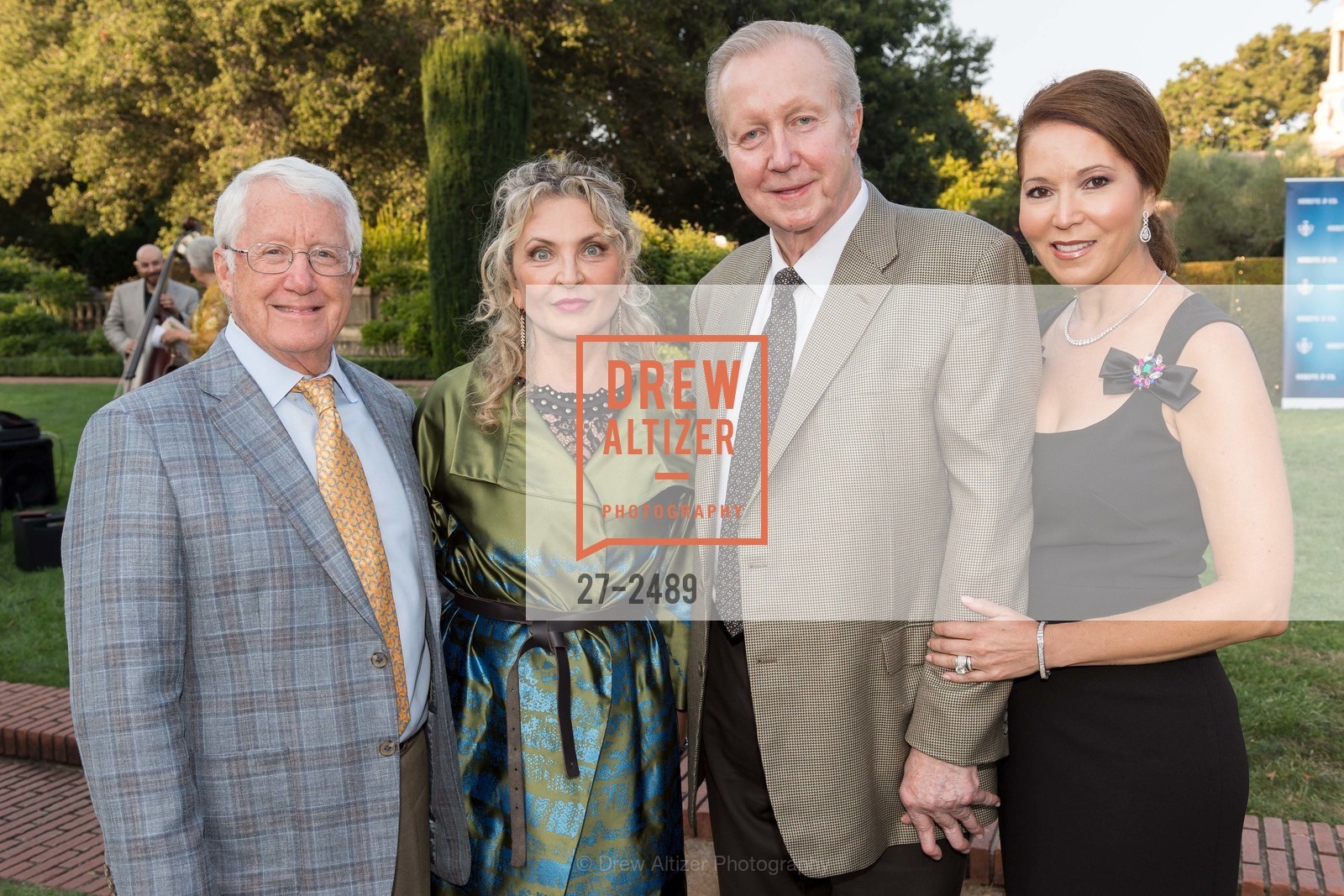 Chris Compton, Yuliya Voroninskaya, Wim Roelandts, Maria Roelandts, Gentry Philanthropy Event 2017, Filoli House & Garden. 86 Canada Road, Woodside 94062, Photo #27-2489 Chris Compton, Yuliya Voroninskaya, Wim Roelandts, Maria Roelandts, Photo #27-2489