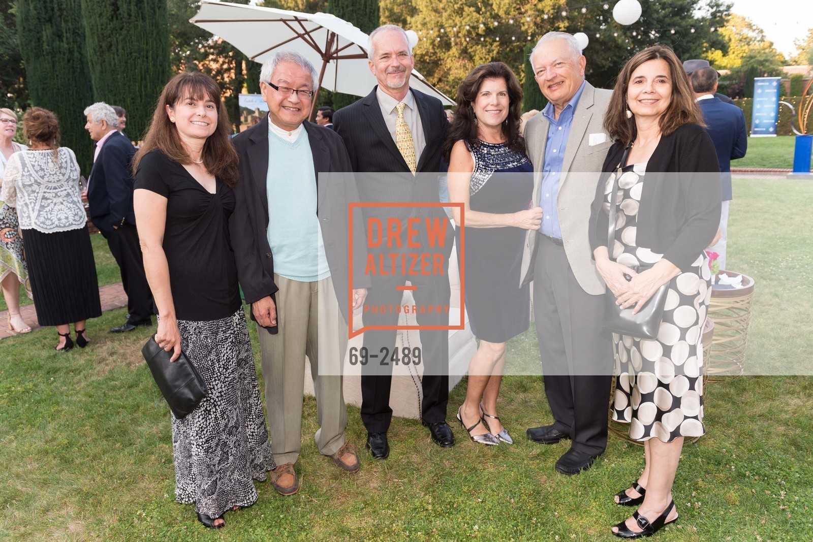 Lisa Duri, Greg Lee, Ril Costantini, Janet Nuccitelli, John Kent, Carmen Lucas, Gentry Philanthropy Event 2017, Filoli House & Garden. 86 Canada Road, Woodside 94062, Photo #69-2489 Lisa Duri, Greg Lee, Ril Costantini, Janet Nuccitelli, John Kent, Carmen Lucas, Photo #69-2489