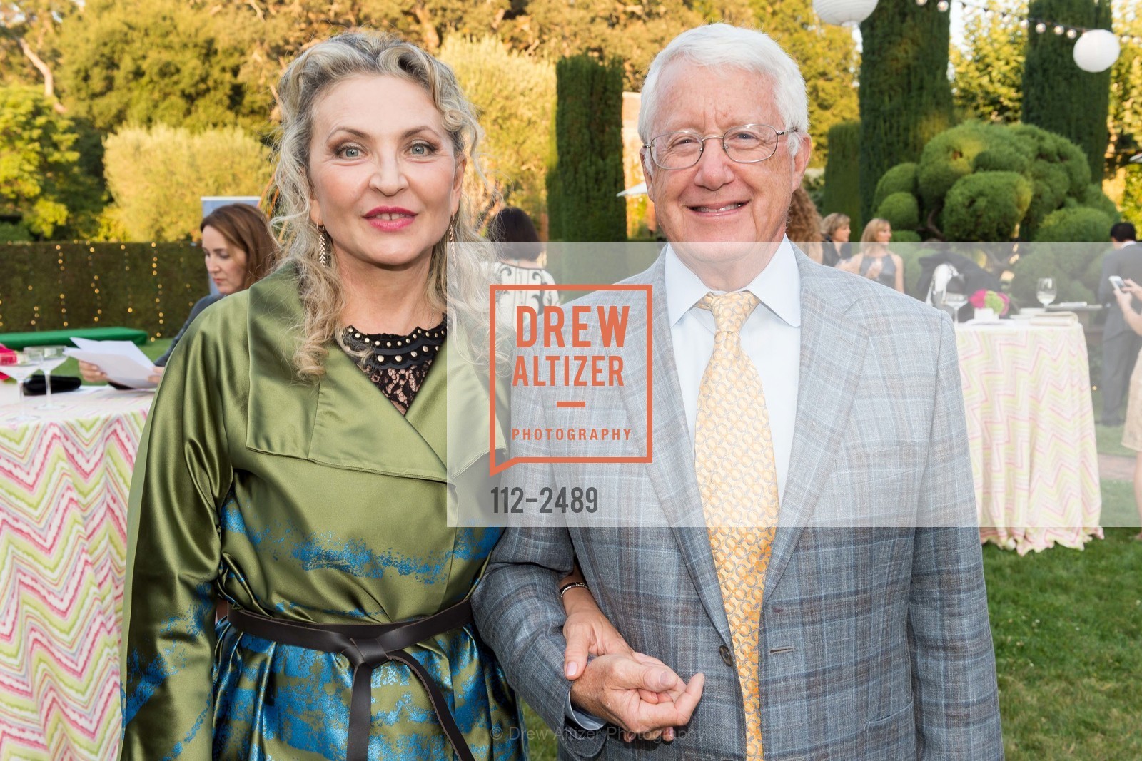 Yuliya Voroninskaya, Chris Compton, Gentry Philanthropy Event 2017, Filoli House & Garden. 86 Canada Road, Woodside 94062, Photo #112-2489 Yuliya Voroninskaya, Chris Compton, Photo #112-2489
