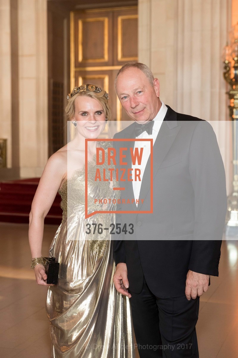 Jane Mudge, Val Karruck, San Francisco Opera Ball 2017, War Memorial Opera House. 301 Van Ness Avenue, September 8th, 2017, Photo #376-2543 Jane Mudge, Val Karruck, Photo #376-2543