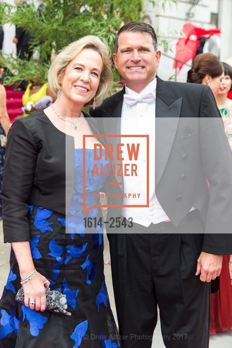 Lynn Poole, Edward Poole, San Francisco Opera Ball 2017, War Memorial Opera House. 301 Van Ness Avenue, September 8th, 2017, Photo #1614-2543 Lynn Poole, Edward Poole, Photo #1614-2543