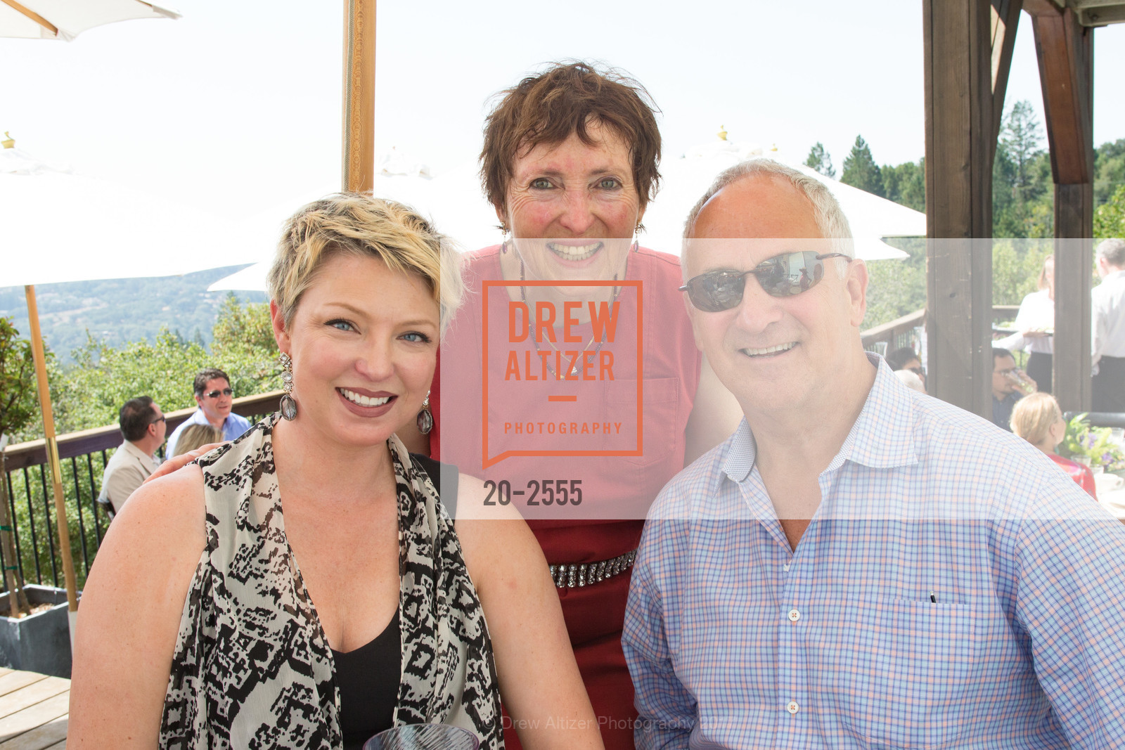 Misty Reistad, Helene Edelman, Larry Schreiber, Pour for a Cure: Taste Wine, Fight Lupus, Private Residence, September 9th, 2017, Photo #20-2555 Misty Reistad, Helene Edelman, Larry Schreiber, Photo #20-2555