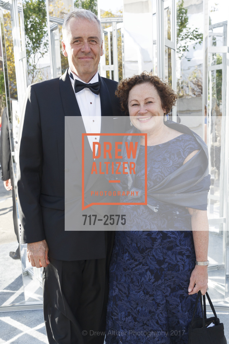 Lawrence Ames, Karen Ames, San Francisco Symphony 2017, Louise M. Davies Symphony Hall. 201 Van Ness Avenue, September 14th, 2017, Photo #717-2575 Lawrence Ames, Karen Ames, Photo #717-2575