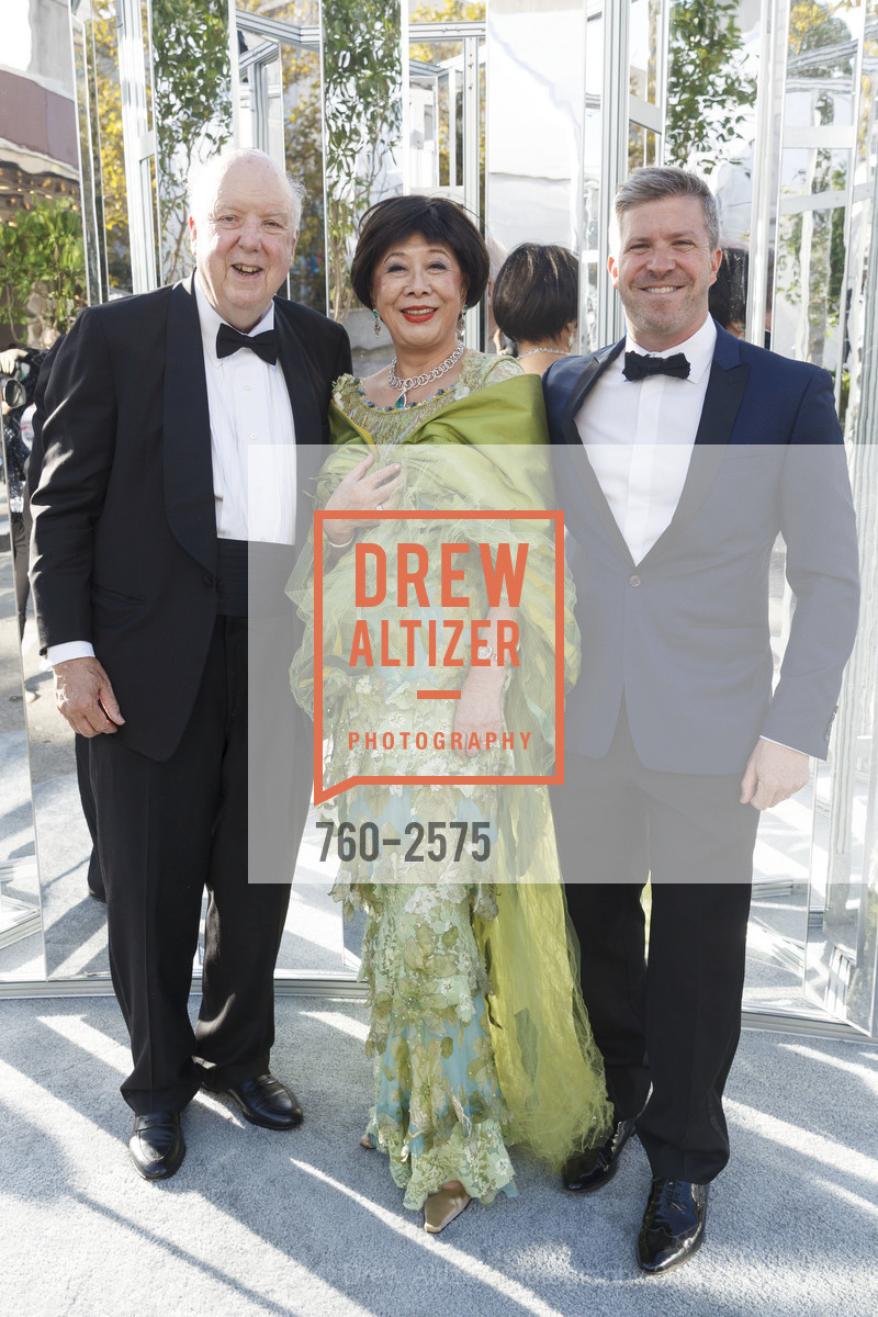 Edward Collins, Margaret Liu Collins, Edwin Outwater, San Francisco Symphony 2017, Louise M. Davies Symphony Hall. 201 Van Ness Avenue, September 14th, 2017, Photo #760-2575 Edward Collins, Margaret Liu Collins, Edwin Outwater, Photo #760-2575