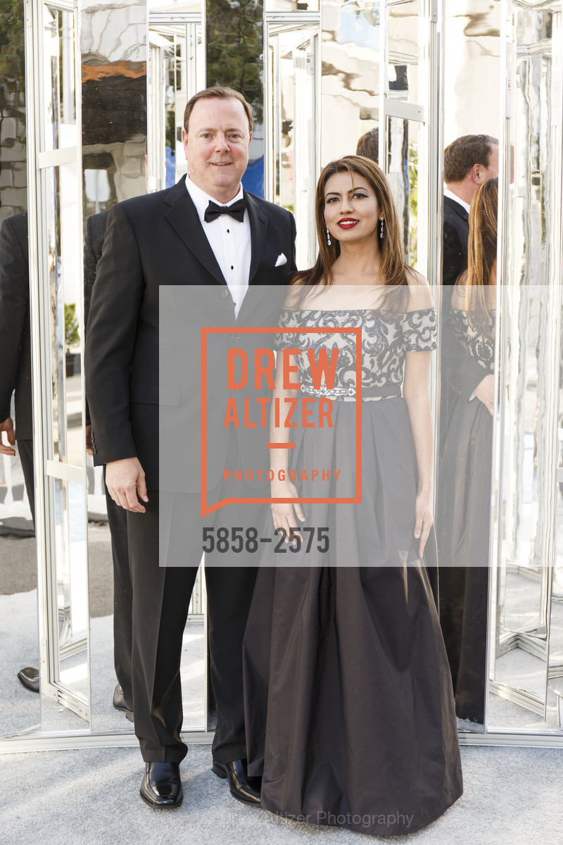 Larry Berwick, Huma Abbasi, Photo #5858-2575