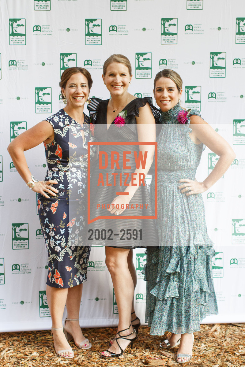Sophie Hayward, Caroline Brinckerhoff, Liz Farrell, Party for the Parks 2017, Sigmund Stern Grove. 19th Ave & Sloat Blvd, San Francisco, California 94132, September 16th, 2017, Photo #2002-2591 Sophie Hayward, Caroline Brinckerhoff, Liz Farrell, Photo #2002-2591