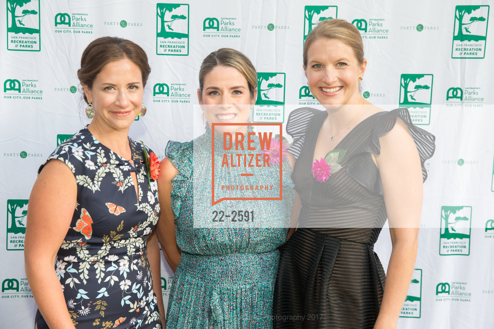 Sophie Hayward, Liz Farrell, Caroline Brinckerhoff, Party for the Parks 2017, Sigmund Stern Grove. 19th Ave & Sloat Blvd, San Francisco, California 94132, September 16th, 2017, Photo #22-2591 Sophie Hayward, Liz Farrell, Caroline Brinckerhoff, Photo #22-2591