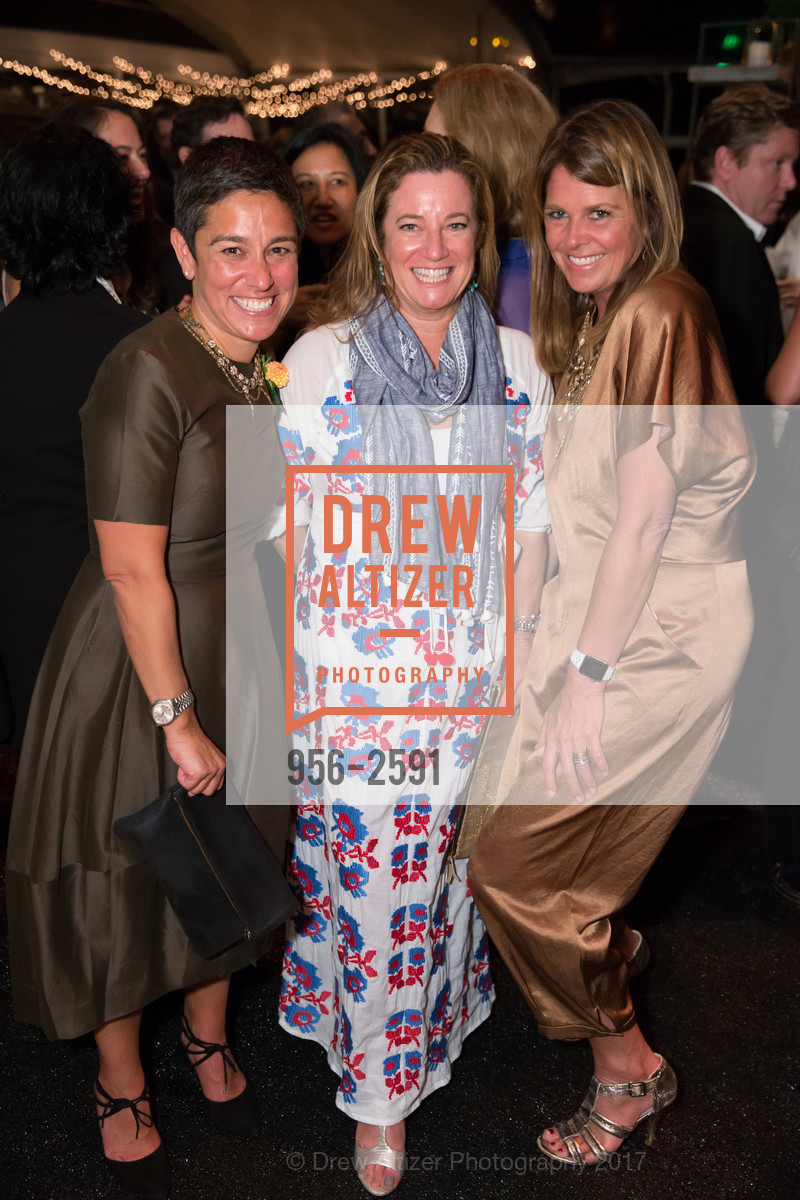 Emily Ginsburg, Carolyn Edwards, Christine Gardner, Party for the Parks 2017, Sigmund Stern Grove. 19th Ave & Sloat Blvd, San Francisco, California 94132, September 16th, 2017, Photo #956-2591 Emily Ginsburg, Carolyn Edwards, Christine Gardner, Photo #956-2591