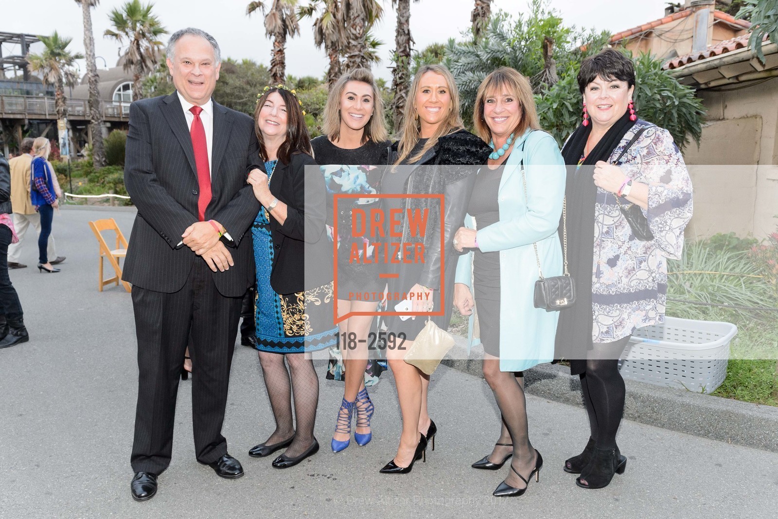 Jeff Kichaven, Nancy Roston, Giuliana Milan, Gianni Longmire, Lynne Longmire, Linda Dunn, San Francisco Zoo's Fur Ball 2017, SF Zoo. Zoo Road san francisco, California 94132, September 15th, 2017, Photo #118-2592 Jeff Kichaven, Nancy Roston, Giuliana Milan, Gianni Longmire, Lynne Longmire, Linda Dunn, Photo #118-2592