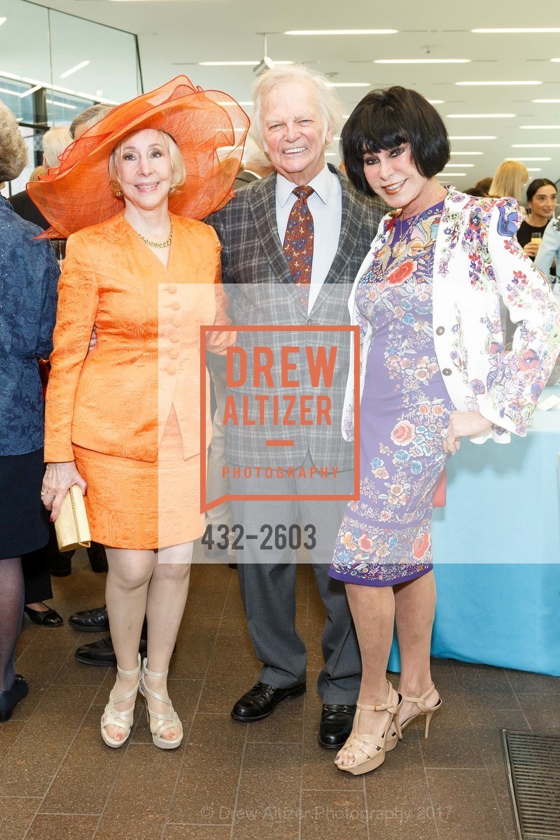 Pamela Rigg, Michael Cabak, Marilyn Cabak, FAMSF Director's Preview Lunch 2017, de Young Museum. 52 Chenery St, September 18th, 2017, Photo #432-2603 Pamela Rigg, Michael Cabak, Marilyn Cabak, Photo #432-2603