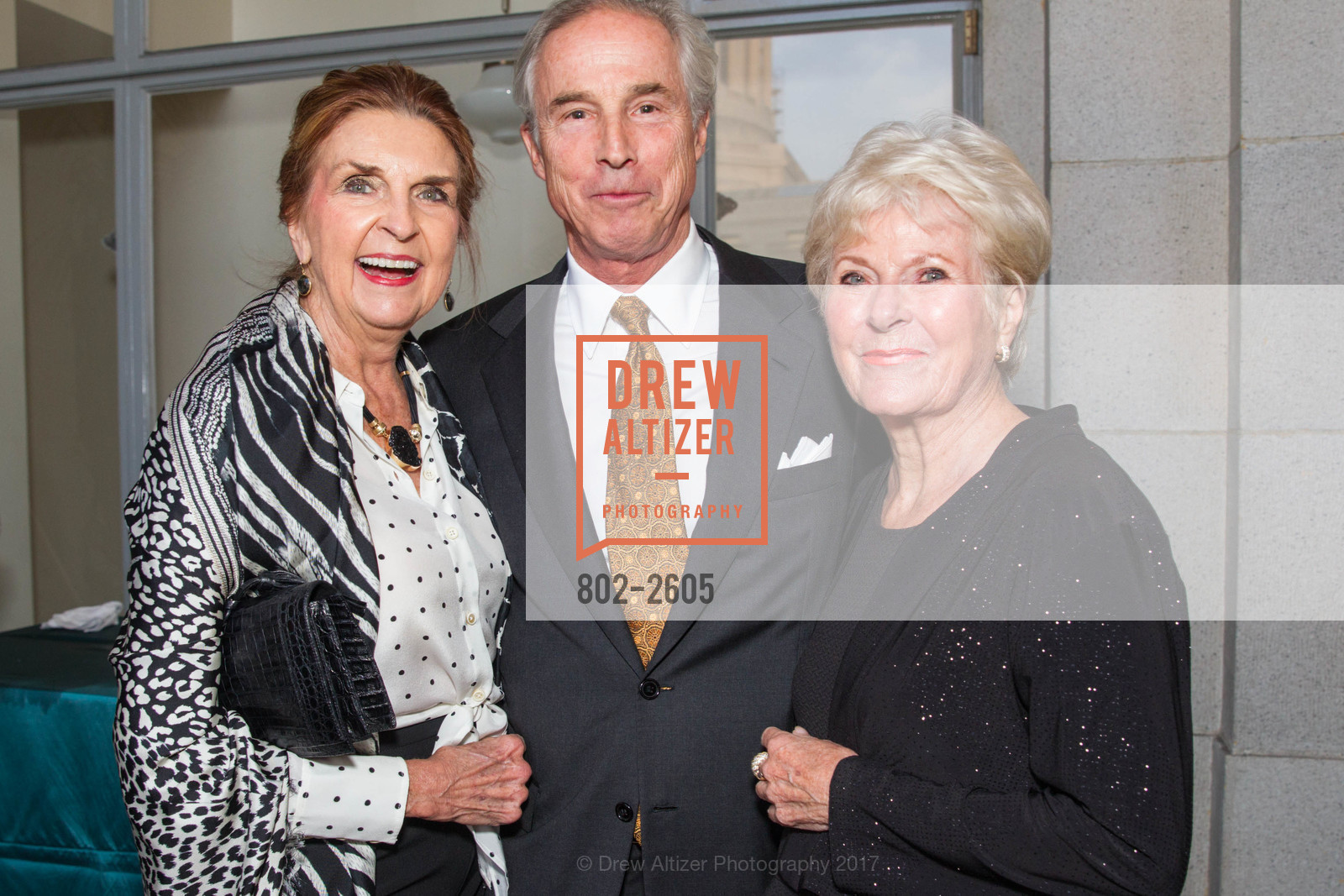Phyllis Washington, Tim Marks, Kay Evans, ICAA Inaugural Legacy Dinner Honoring Suzanne Tucker, Veterans Building, Green Room. 401 Van Ness Avenue, September 18th, 2017, Photo #802-2605 Phyllis Washington, Tim Marks, Kay Evans, Photo #802-2605