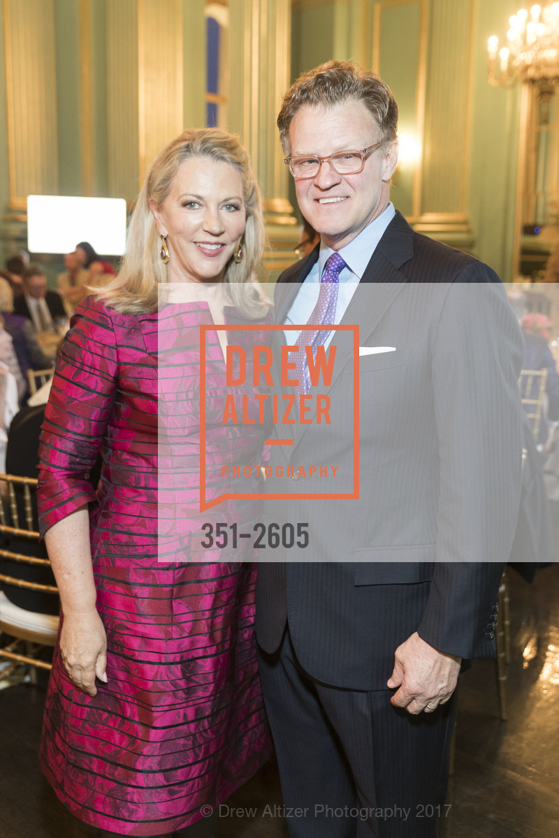 Suzanne Tucker, Russell Windham, ICAA Inaugural Legacy Dinner Honoring Suzanne Tucker, Veterans Building, Green Room. 401 Van Ness Avenue, September 18th, 2017, Photo #351-2605 Suzanne Tucker, Russell Windham, Photo #351-2605