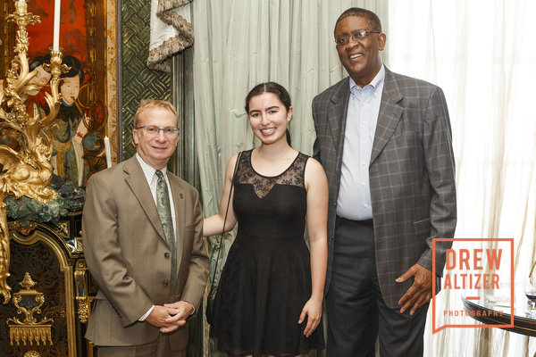 USF honors star alum Gordon Getty