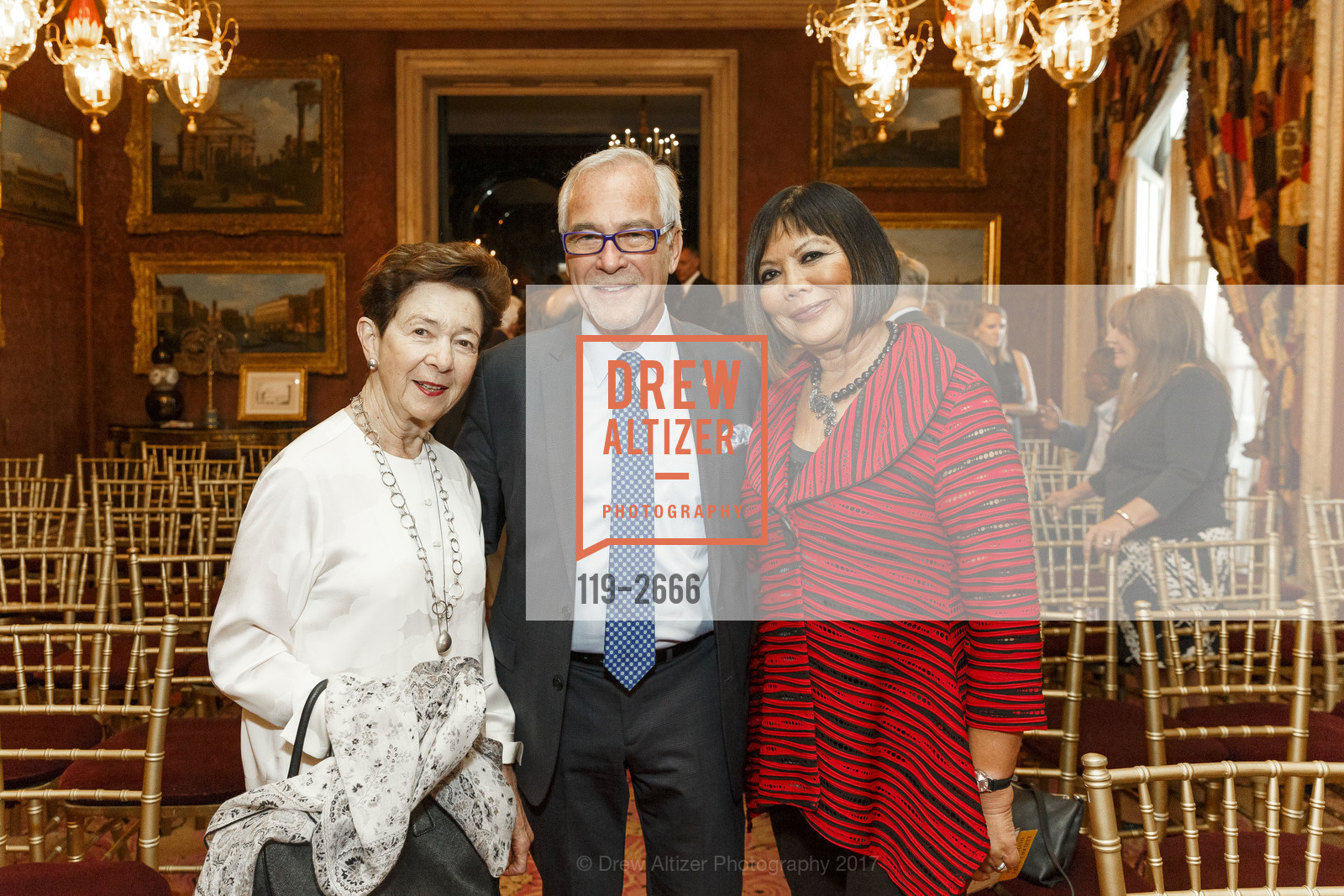 Roselyne Swig, Tom Kochis, Penelope Wong, Gordon and Ann Getty Host the Launch of the Honor's College at USF, Private Residence, September 27th, 2017, Photo #119-2666 Roselyne Swig, Tom Kochis, Penelope Wong, Photo #119-2666