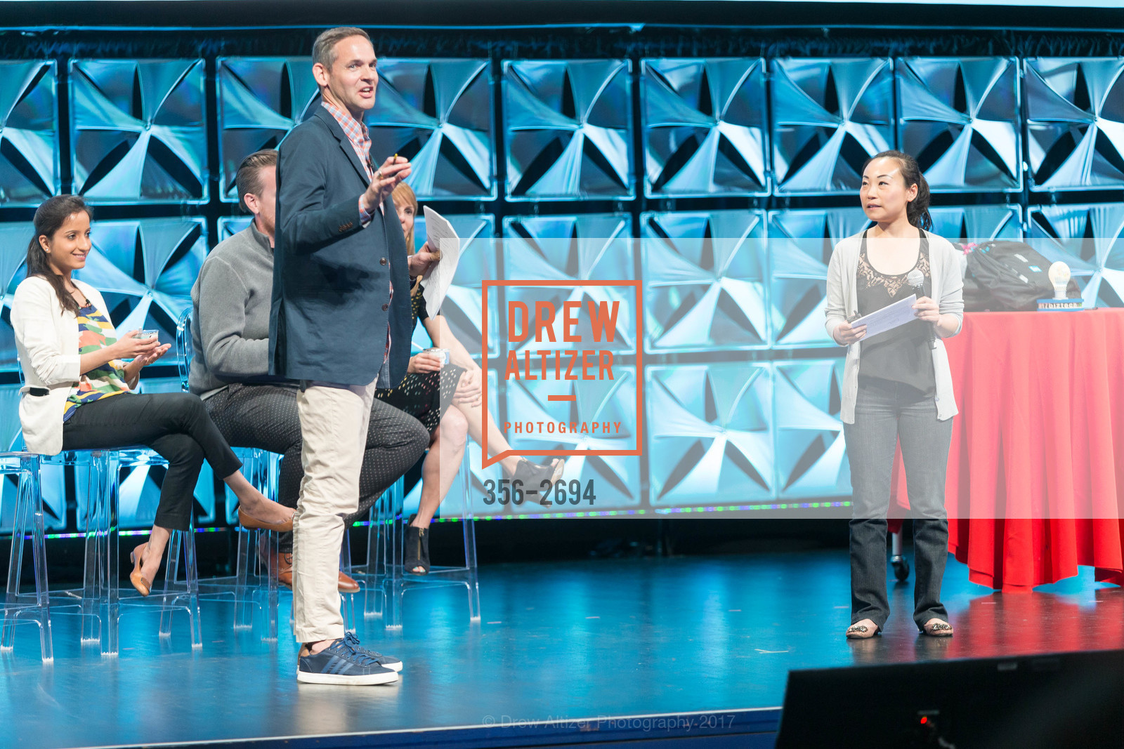 Jason Williamson, Bonnie Lau, BiztechSF 2017, YBCA Theater, October 3rd, 2017, Photo #356-2694 Jason Williamson, Bonnie Lau, Photo #356-2694