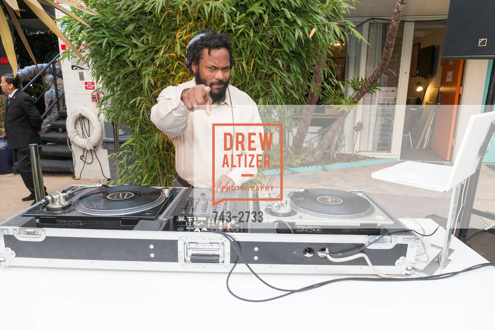 DJ Pause, TNDC's Pool Toss 2017, Phoenix Hotel & Chambers Eat + Drink. 601 Eddy Street San Francisco, California 94109, October 11th, 2017, Photo #743-2733 DJ Pause, Photo #743-2733
