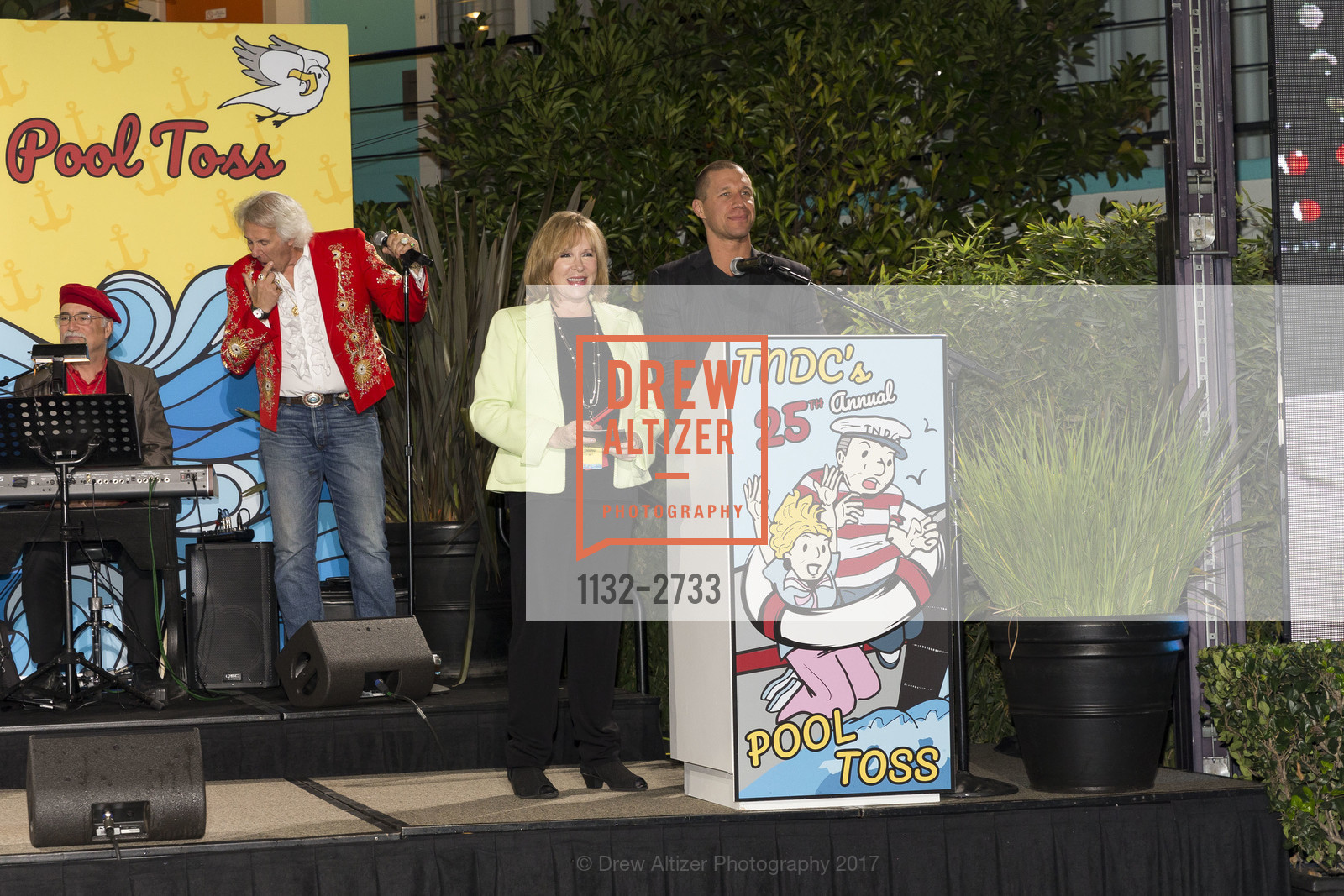 Cheryl Jennings, A.J. Kirsch, TNDC's Pool Toss 2017, Phoenix Hotel & Chambers Eat + Drink. 601 Eddy Street San Francisco, California 94109, October 11th, 2017, Photo #1132-2733 Cheryl Jennings, A.J. Kirsch, Photo #1132-2733