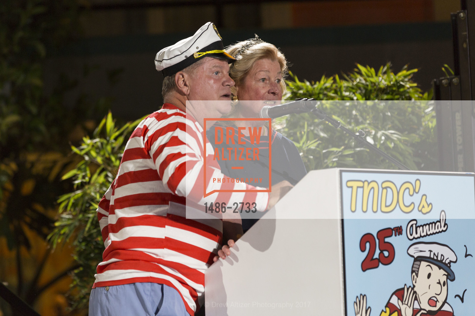 Jim Losi, Laura King Pfaff, TNDC's Pool Toss 2017, Phoenix Hotel & Chambers Eat + Drink. 601 Eddy Street San Francisco, California 94109, October 11th, 2017, Photo #1486-2733 Jim Losi, Laura King Pfaff, Photo #1486-2733