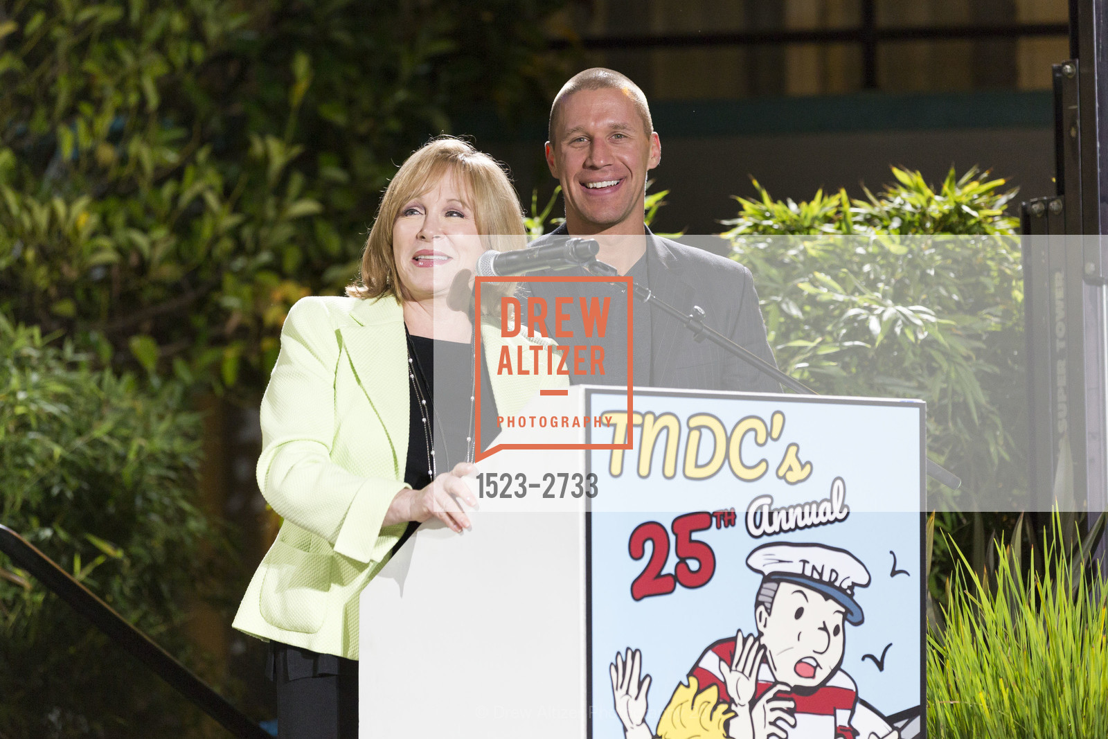 Cheryl Jennings, A.J. Kirsch, TNDC's Pool Toss 2017, Phoenix Hotel & Chambers Eat + Drink. 601 Eddy Street San Francisco, California 94109, October 11th, 2017, Photo #1523-2733 Cheryl Jennings, A.J. Kirsch, Photo #1523-2733