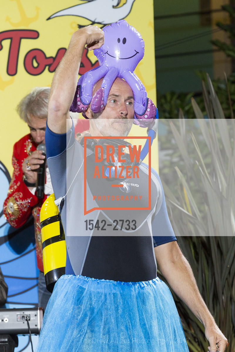 Chip Conley, TNDC's Pool Toss 2017, Phoenix Hotel & Chambers Eat + Drink. 601 Eddy Street San Francisco, California 94109, October 11th, 2017, Photo #1542-2733 Chip Conley, Photo #1542-2733