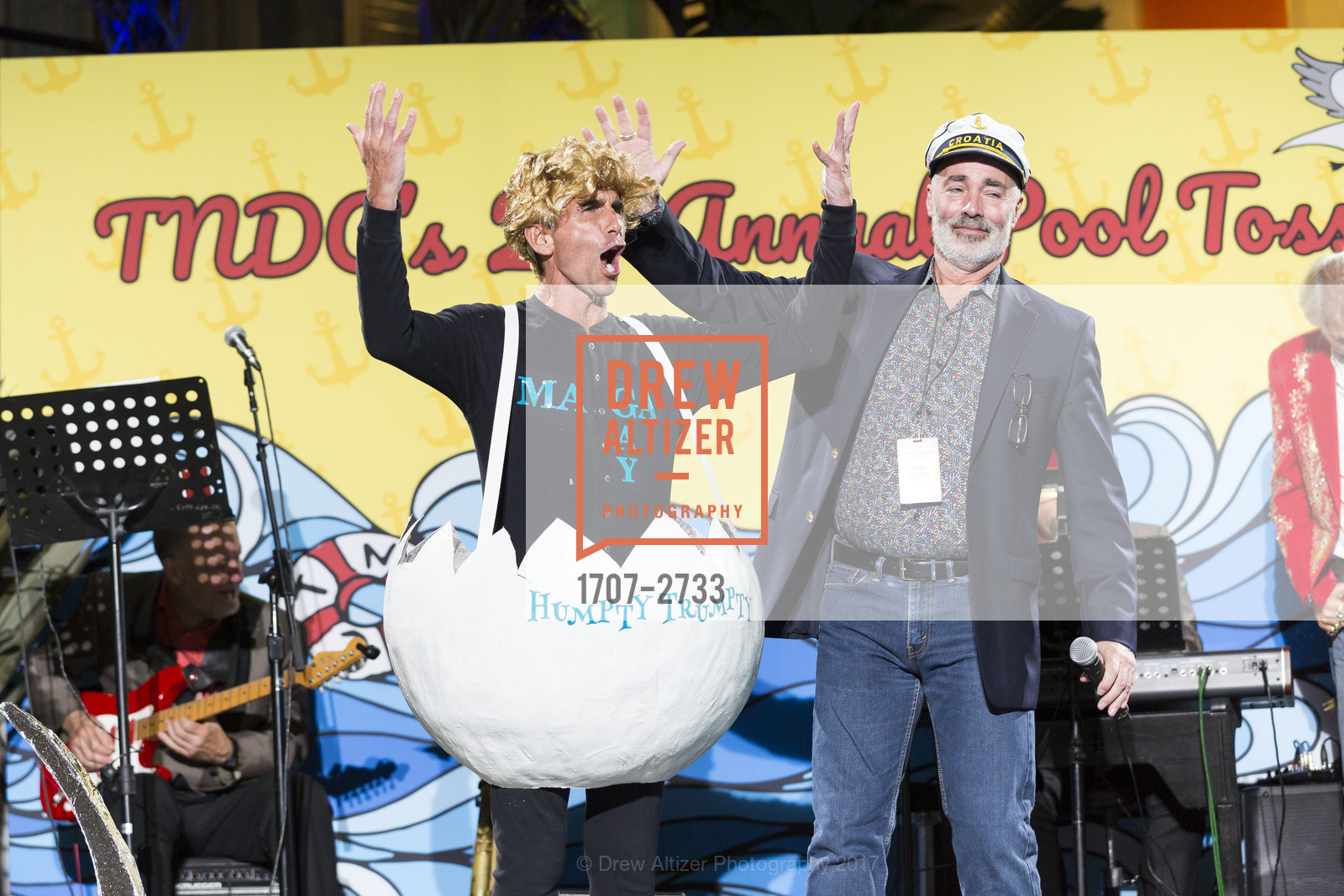 Mark Leno, Lenny Broberg, TNDC's Pool Toss 2017, Phoenix Hotel & Chambers Eat + Drink. 601 Eddy Street San Francisco, California 94109, October 11th, 2017, Photo #1707-2733 Mark Leno, Lenny Broberg, Photo #1707-2733