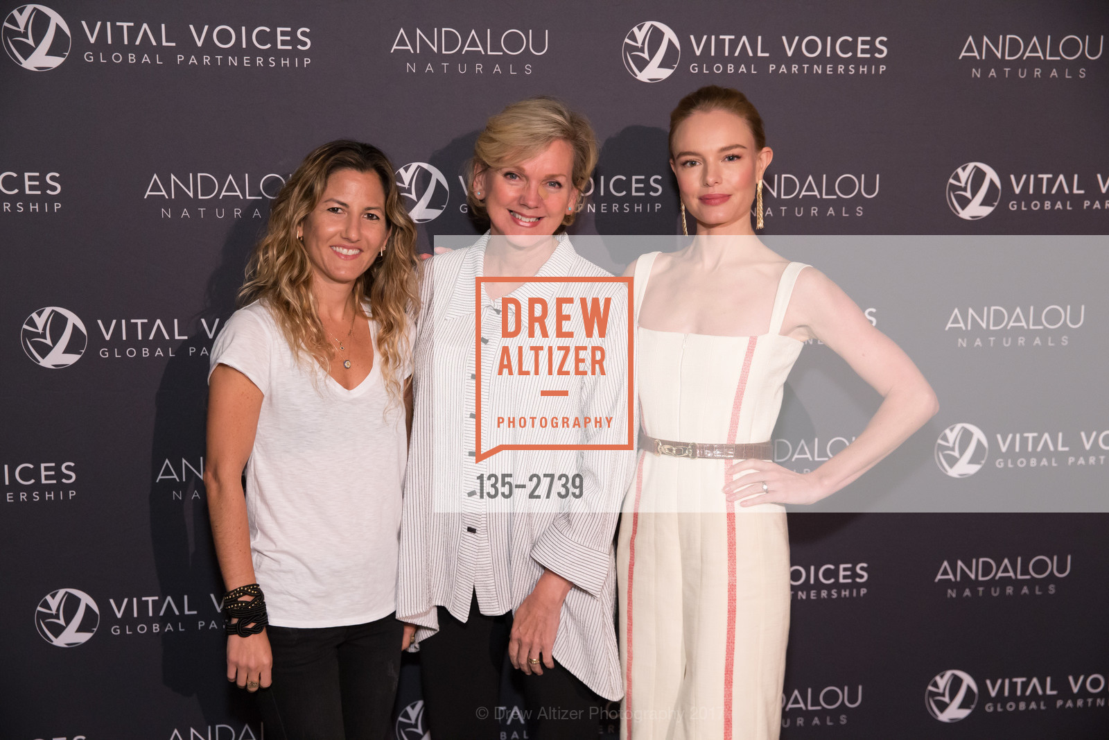 Ariela Suster, Jennifer Granholm, Kate Bosworth, Photo #135-2739