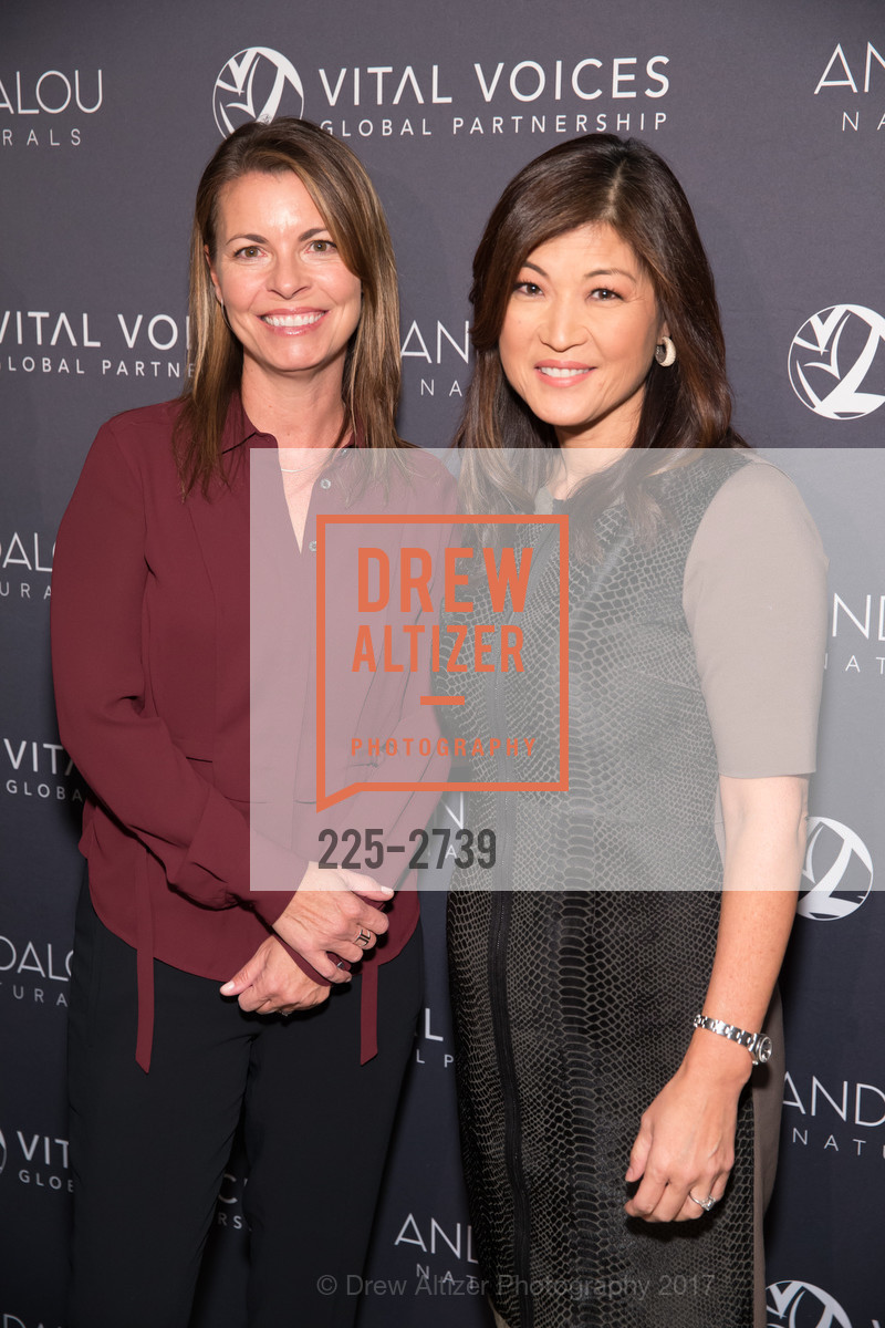 Danielle Kraaijvanger, Juju Chang, Photo #225-2739