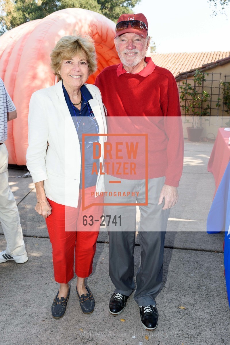 Roberta Smith, Steve Smith, Stanford Hall of Fame and Football Golf Tournament 2017, Stanford Golf Course. 198 Junipero Serra Blvd Stanford, California 94305, October 12th, 2017, Photo #63-2741 Roberta Smith, Steve Smith, Photo #63-2741