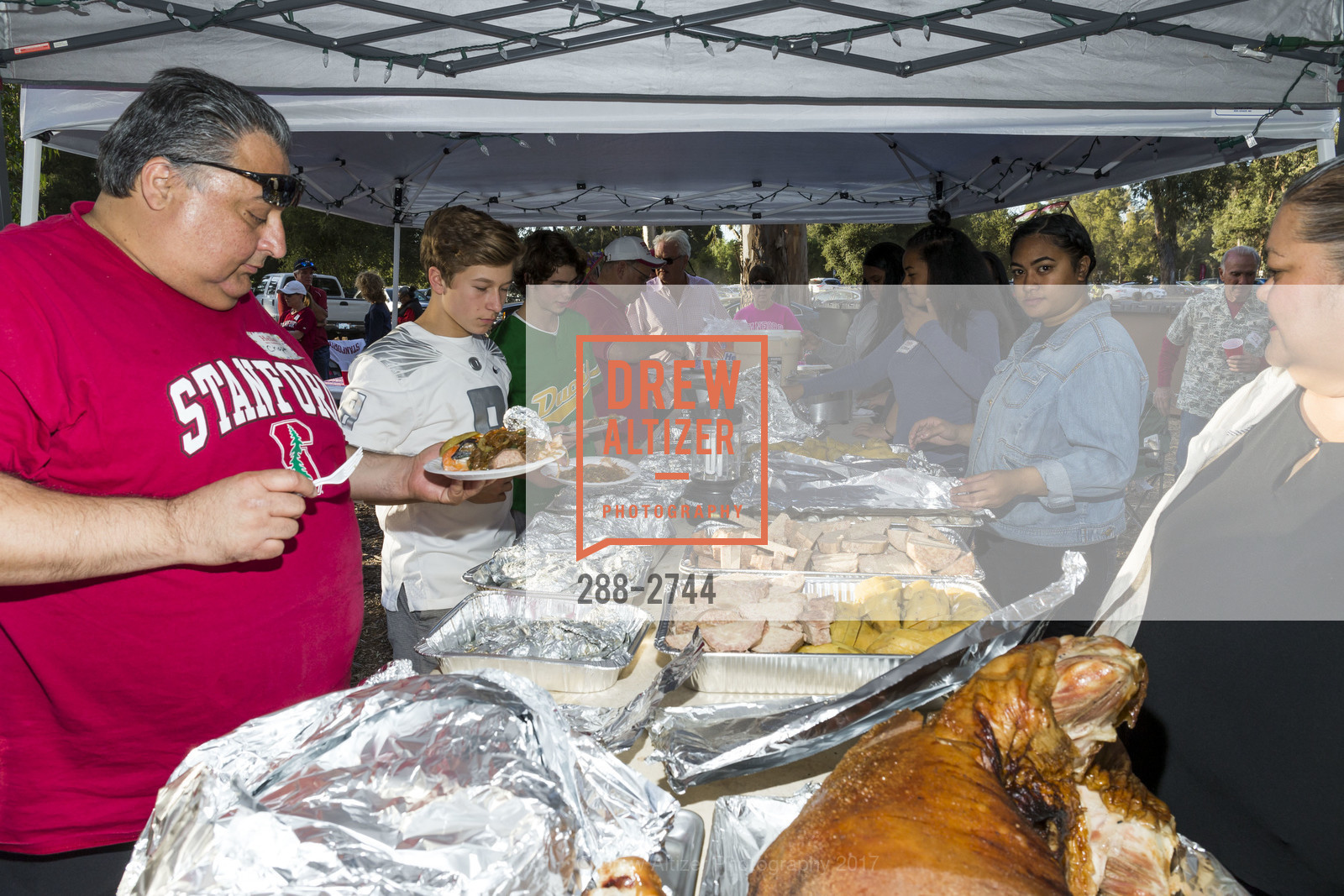 Atmosphere, Stanford Re-Union Luau Tailgate party 2017, Lausen Picnic Area at Stanford. (SE corner of Lasuen Ave. and Campus Drive), October 14th, 2017, Photo #288-2744 Atmosphere, Photo #288-2744