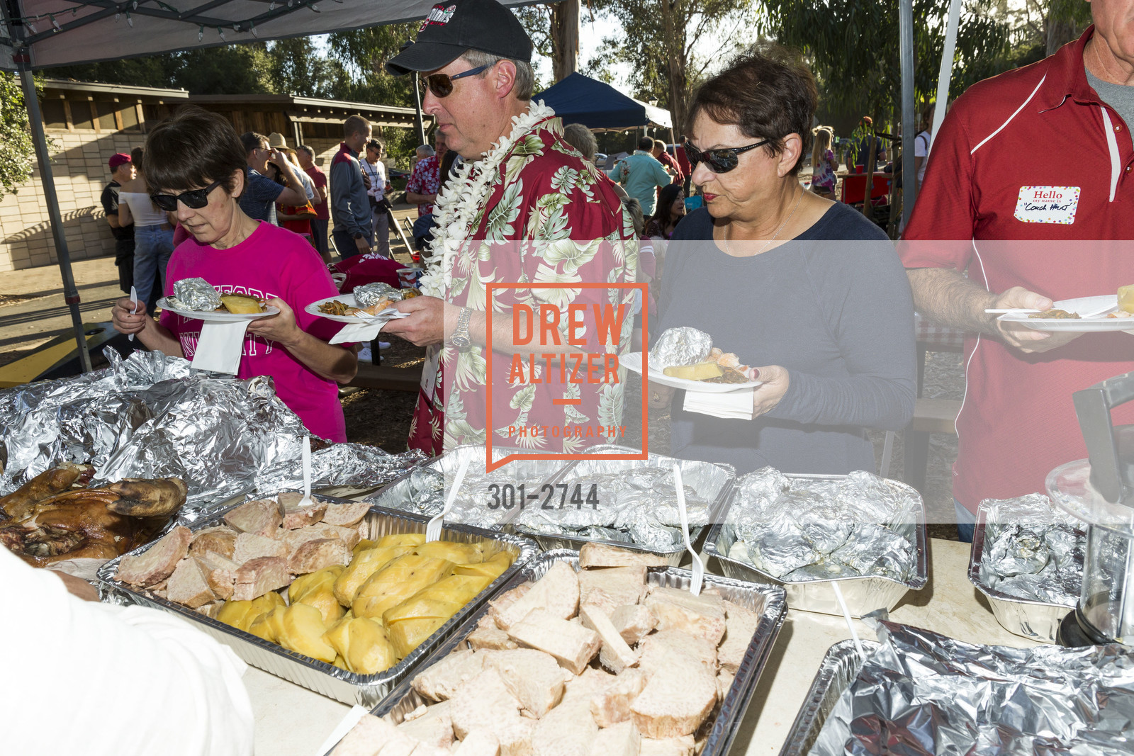 Atmosphere, Stanford Re-Union Luau Tailgate party 2017, Lausen Picnic Area at Stanford. (SE corner of Lasuen Ave. and Campus Drive), October 14th, 2017, Photo #301-2744 Atmosphere, Photo #301-2744