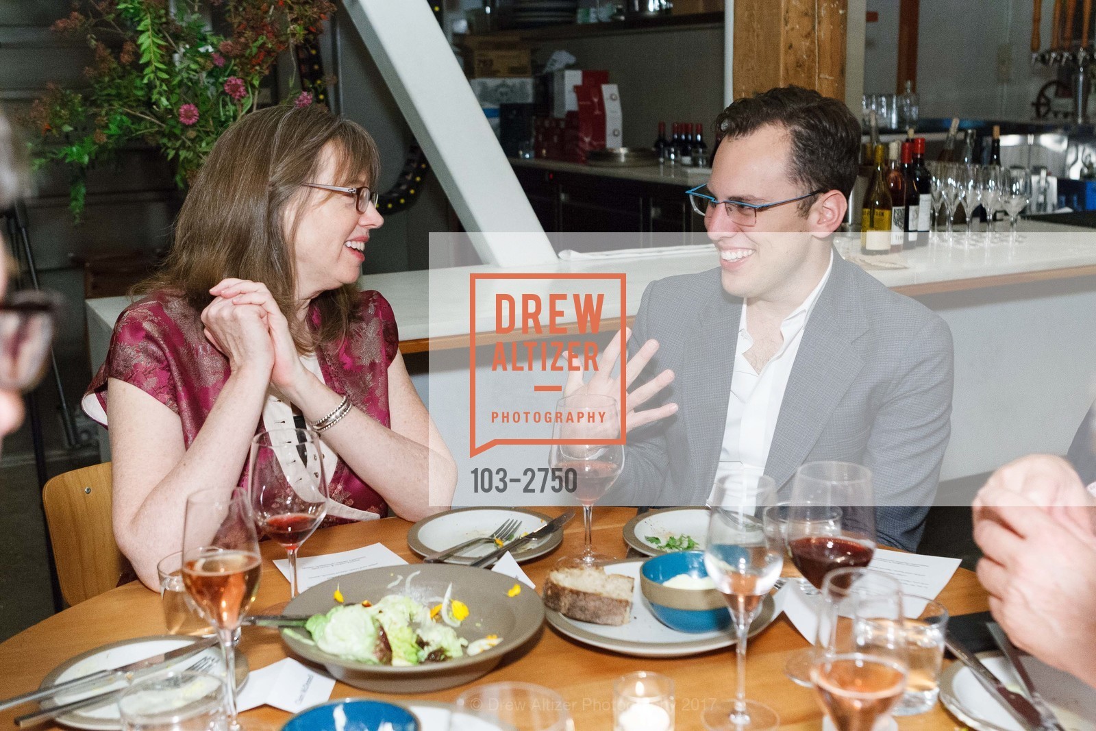 Leslie Berriman, Mike Krieger, CCA Wattis Mechanisms Artist Dinner, Tartine Manufactory. 595 Alabama Street, SF 94110, October 11th, 2017, Photo #103-2750 Leslie Berriman, Mike Krieger, Photo #103-2750