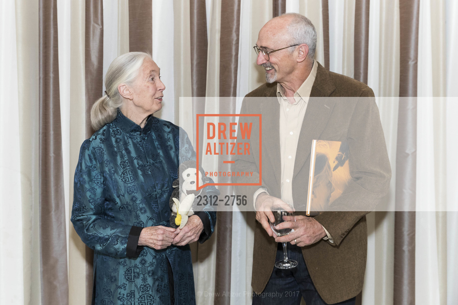 Jane Goodall, Todd Oppenheimer, Photo #2312-2756