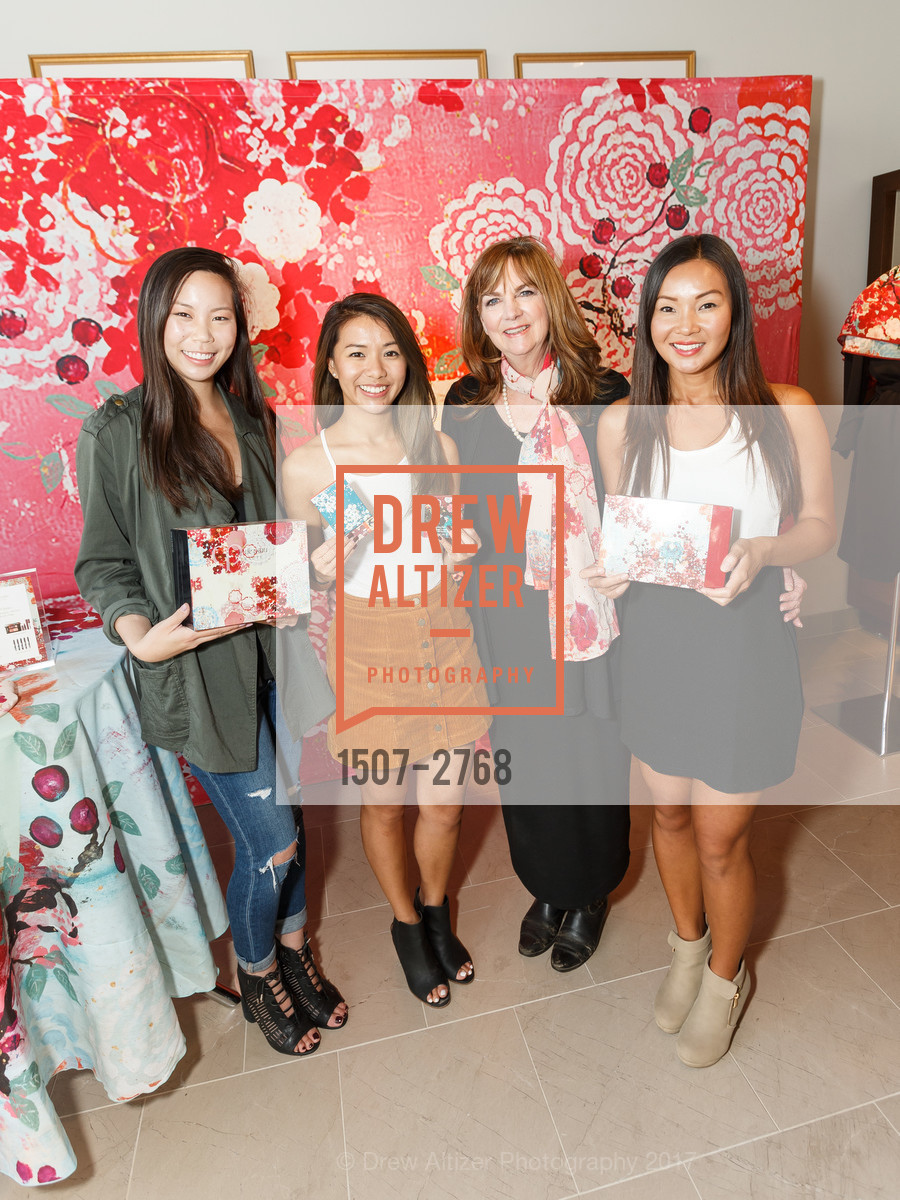 Jamie Louey, Liana Chan, Kathe Fraga, Christina Chan, Cle de Peau x hosted by Neiman Marcus, Neiman Marcus. 150 Stockton St, October 14th, 2017, Photo #1507-2768 Jamie Louey, Liana Chan, Kathe Fraga, Christina Chan, Photo #1507-2768